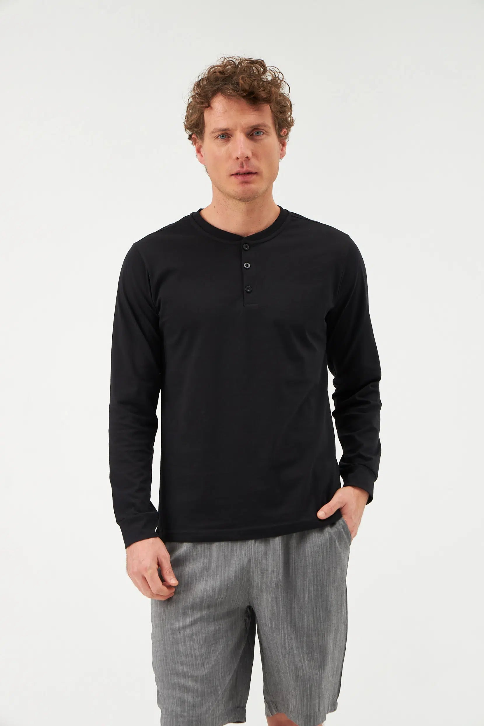 Siyah Düğme Yakalı Pamuk Sweatshirt