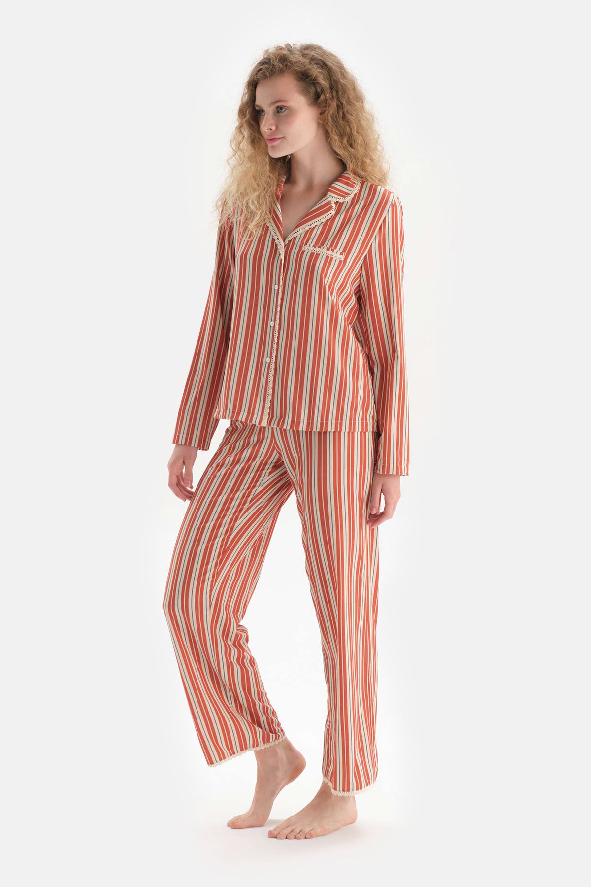 Kiremit Çizgili Ceket Yaka Saten Pijama Takımı