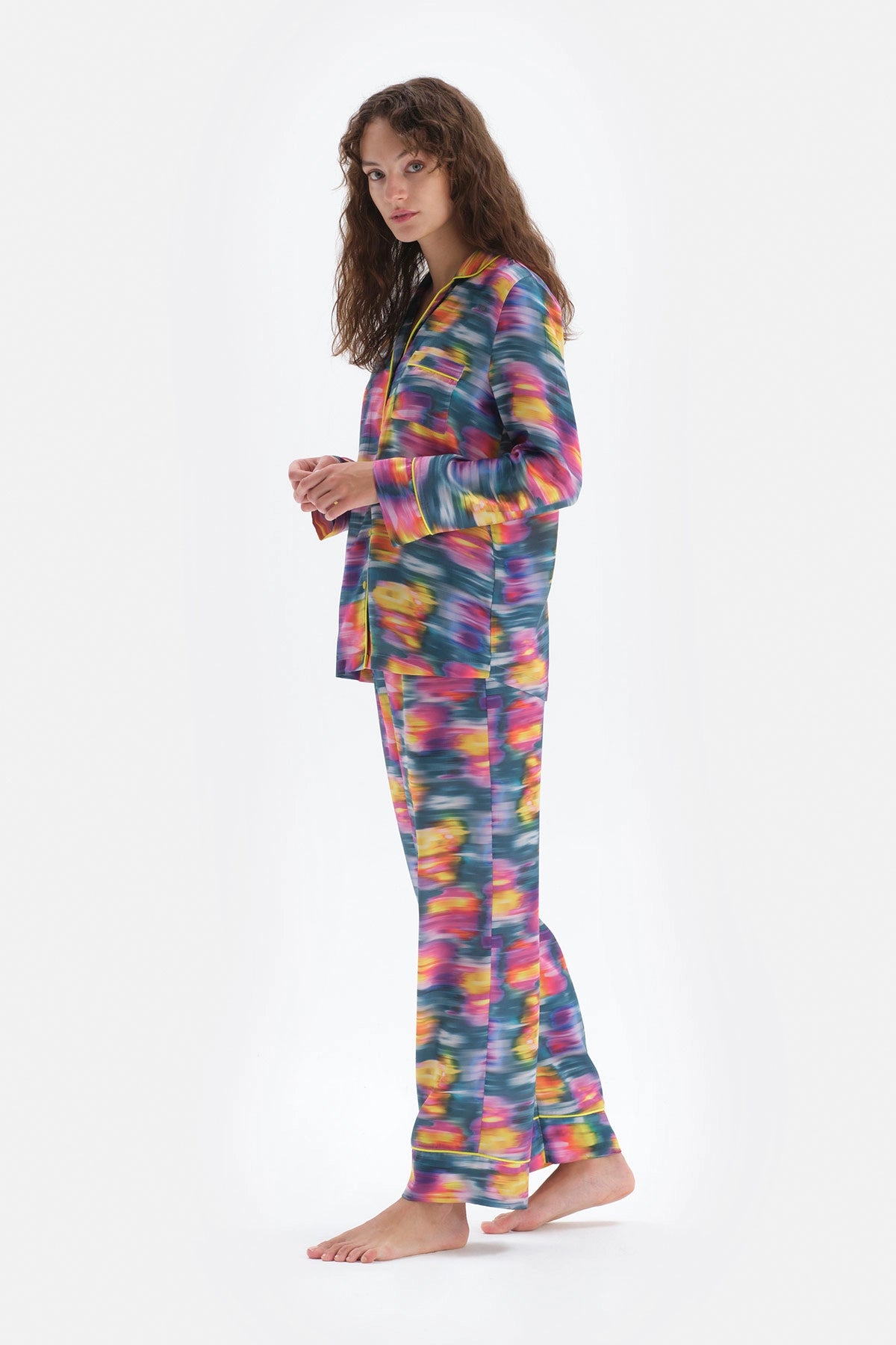Multicolour Metraj Baskılı Gömlek Yaka Saten Pijama Takımı