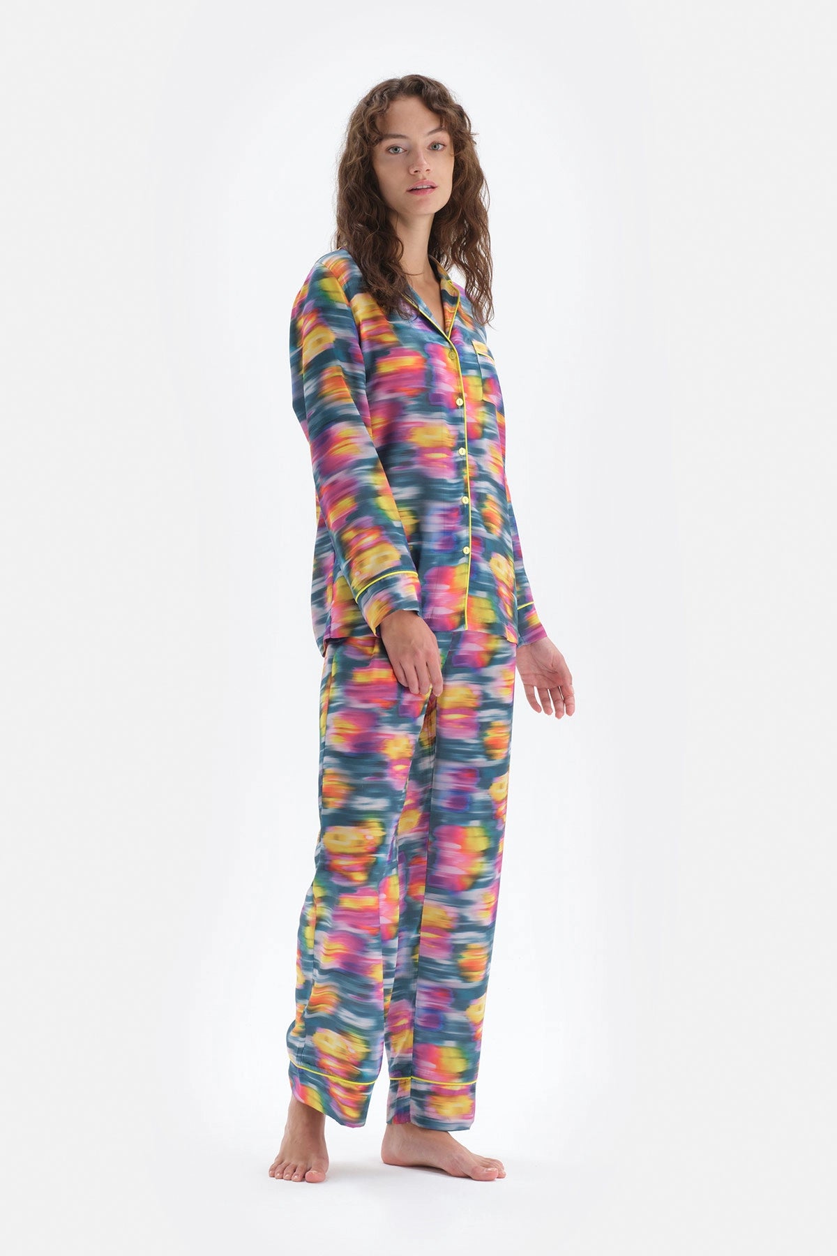Multicolour Metraj Baskılı Gömlek Yaka Saten Pijama Takımı