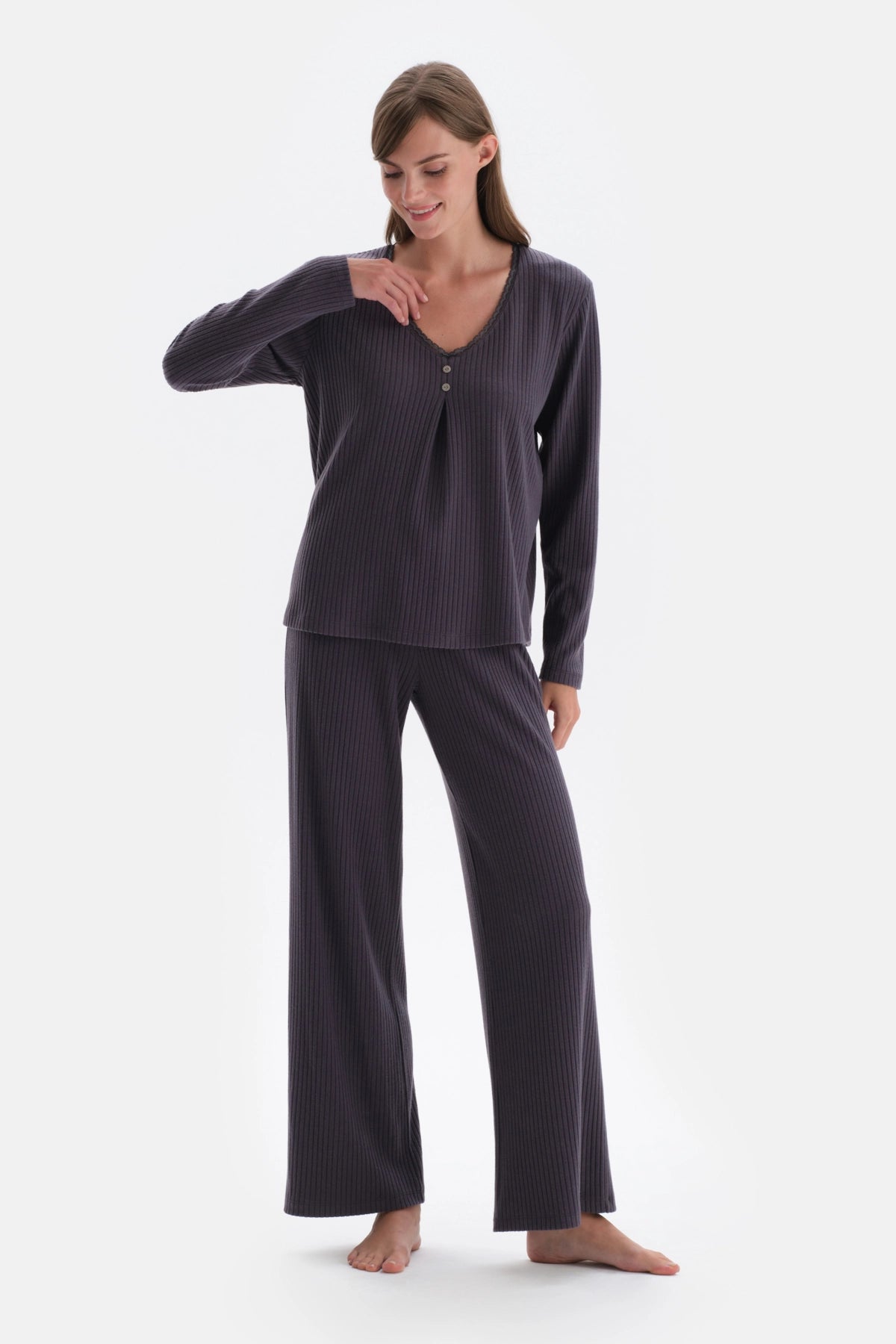 Antrasıt Dantel Detaylı Viskon Pijama Takımı