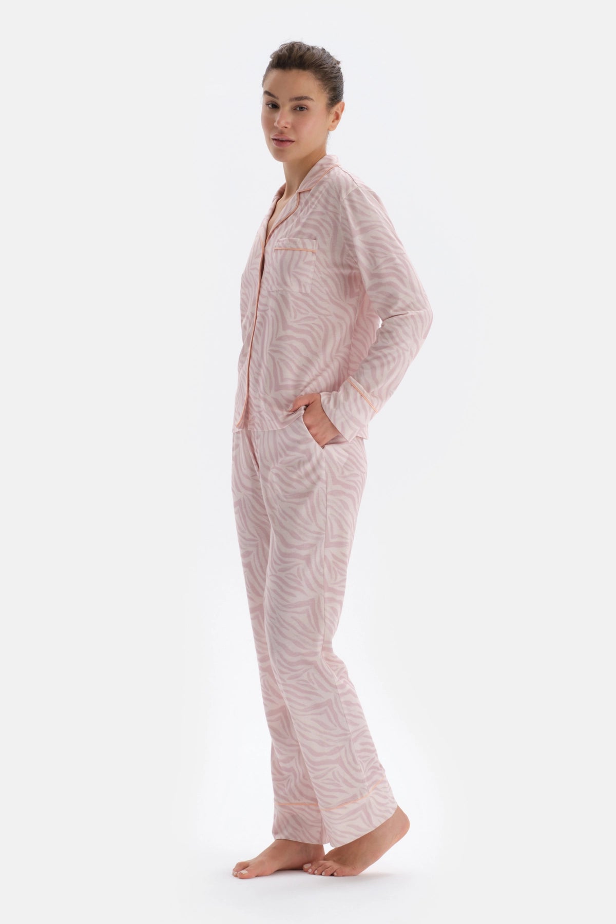 Pudra Metraj Baskılı Biye Detaylı Gömlek Pantolon Pijama Takımı