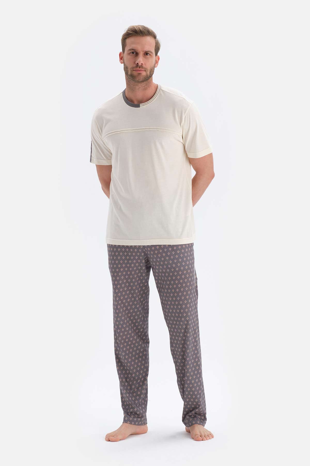 Kırık Beyaz Kısa Kollu Örme Pijama Takımı