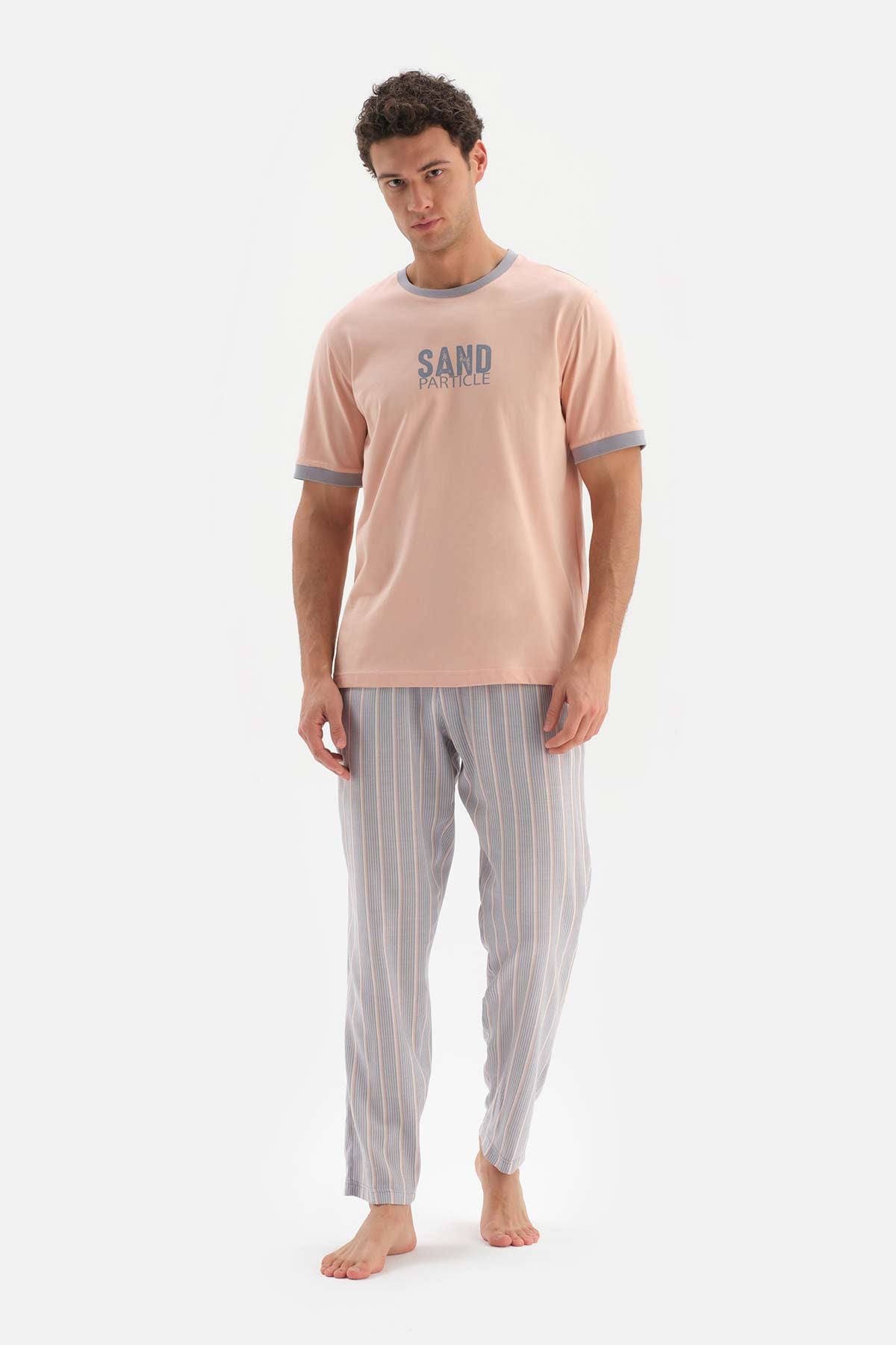 Somon Baskılı Üst Çizgili Dokuma Alt Pijama Takımı