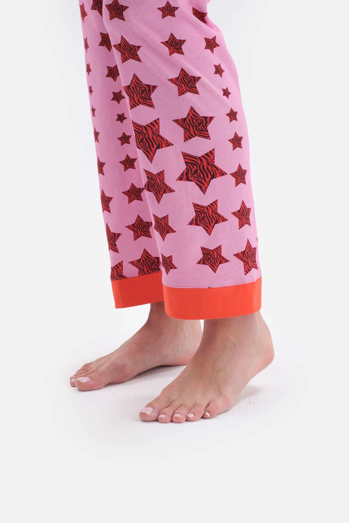 Nar Çiçeği Desenli Gömlek Yaka Pamuklu Pijama Takımı