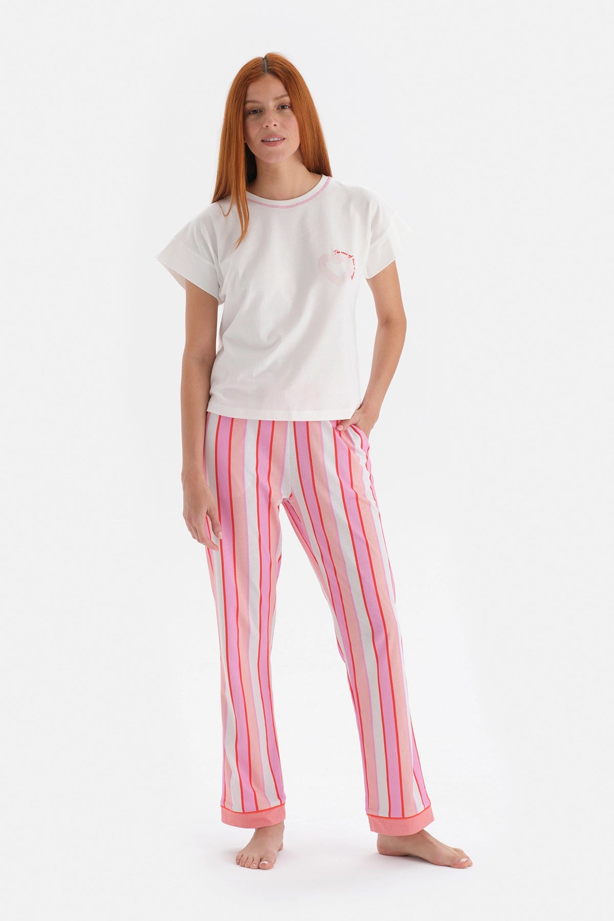 Beyaz Çizgili Kısa Kol Pamuklu Pijama Takımı
