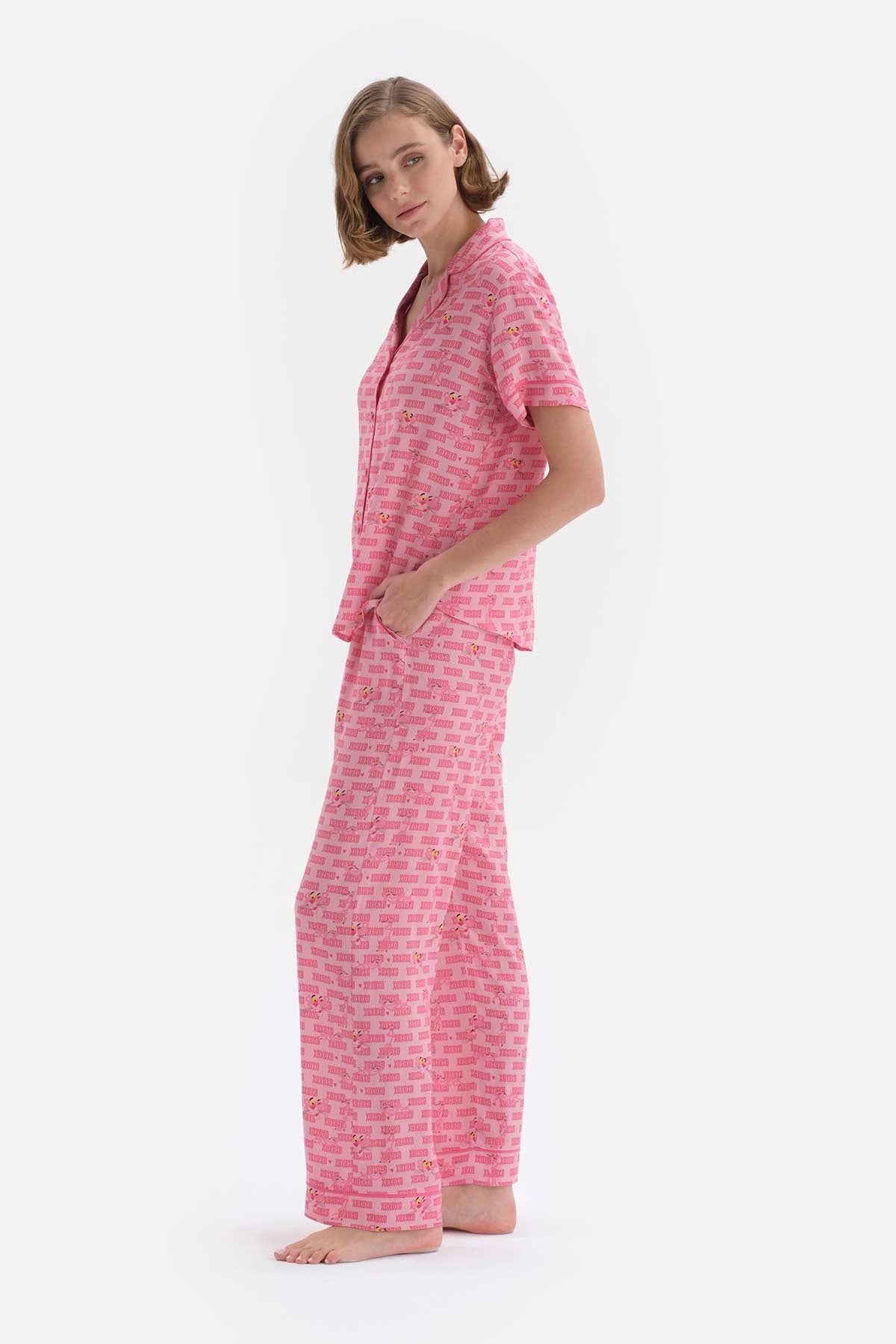 Pembe Kısa Kol Panter Lisanslı Viskon Pijama Takımı