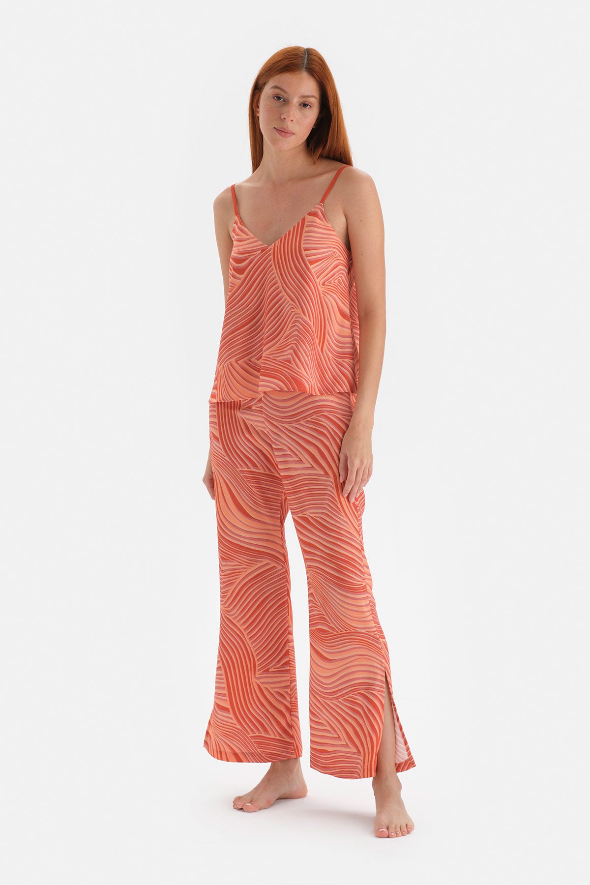 Kiremit Metraj Baskılı Askılı Saten Pijama Takımı