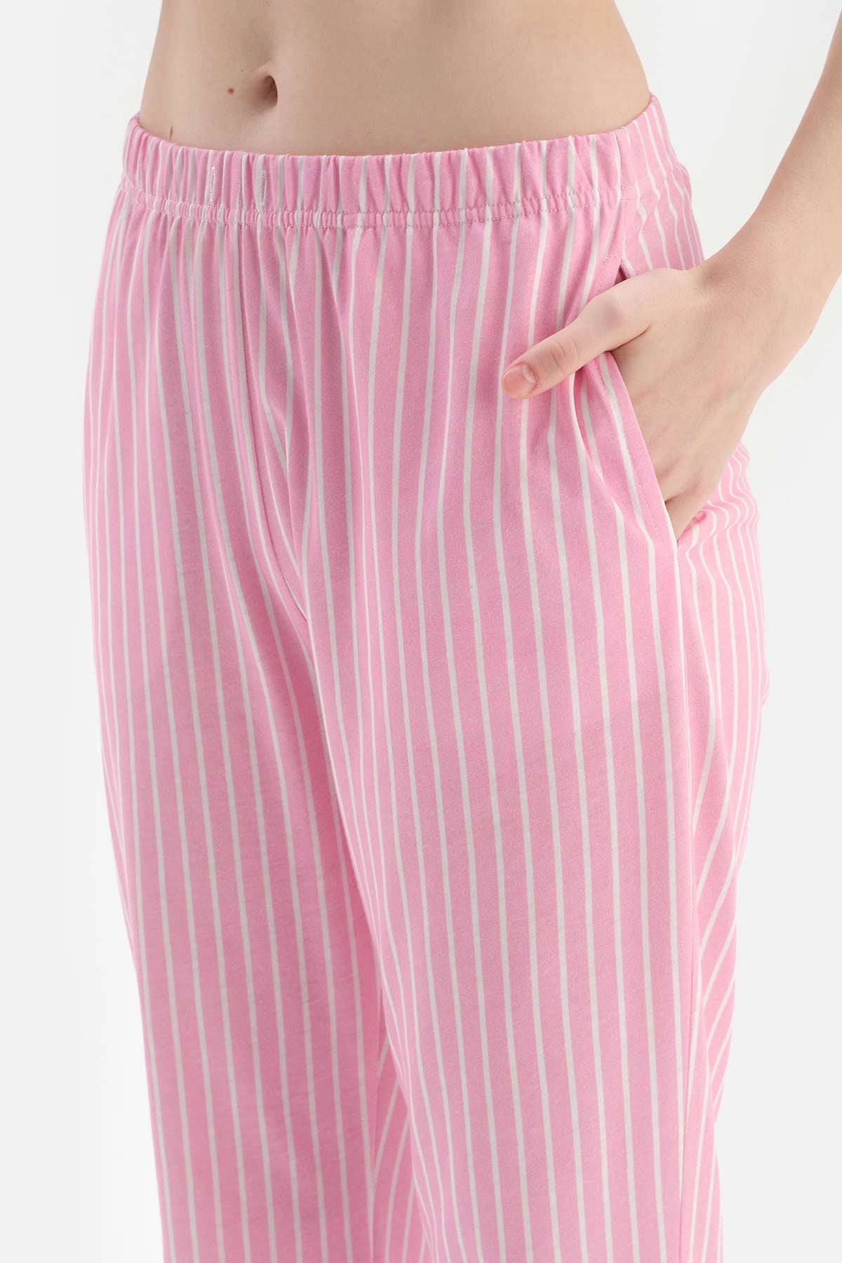 Beyaz Bisiklet Yaka Kolsuz Pamuklu Pijama Takımı