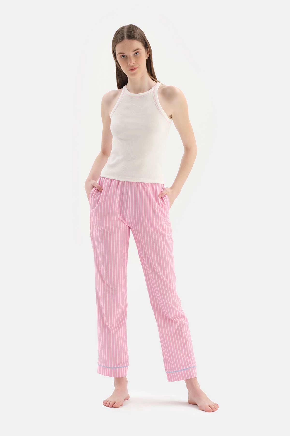 Beyaz Bisiklet Yaka Kolsuz Pamuklu Pijama Takımı