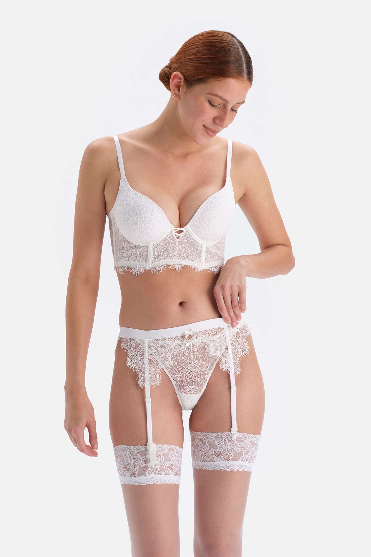 Beyaz Bride Dolgulu Balenli Dantelli Büstiyer Sütyen