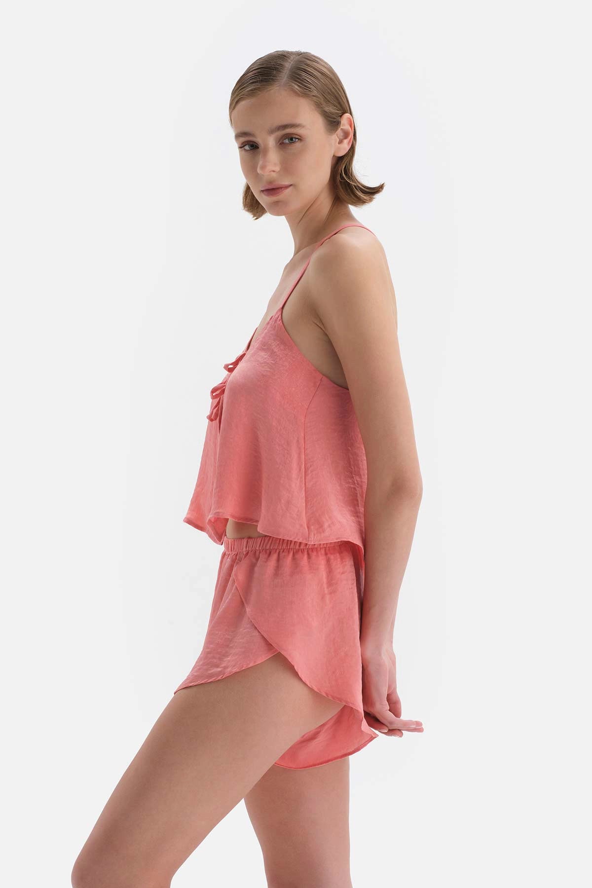 Pembe Kalp Detaylı Saten Şortlu Pijama Takımı