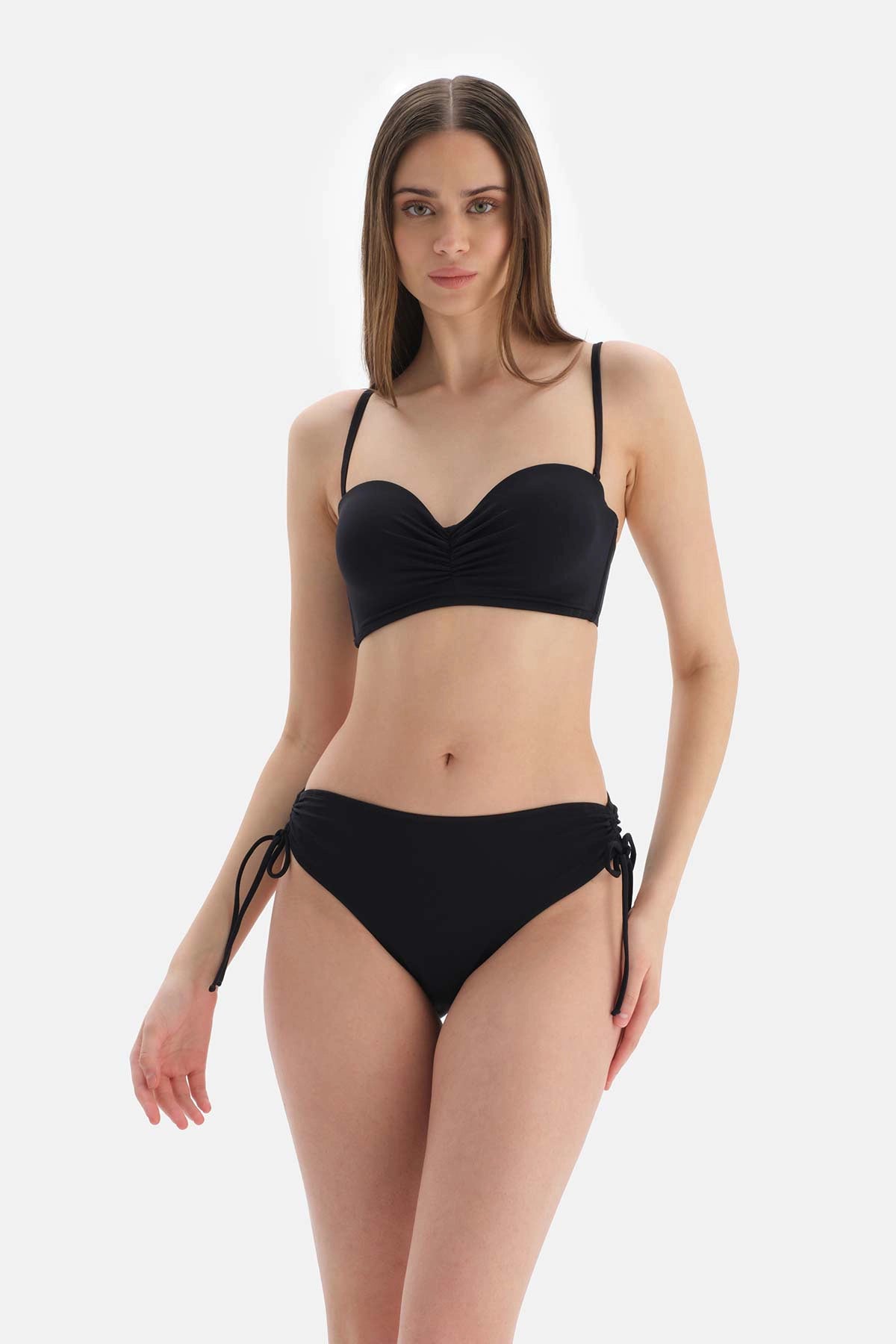 Siyah Yanı Büzgülü Bikini Altı
