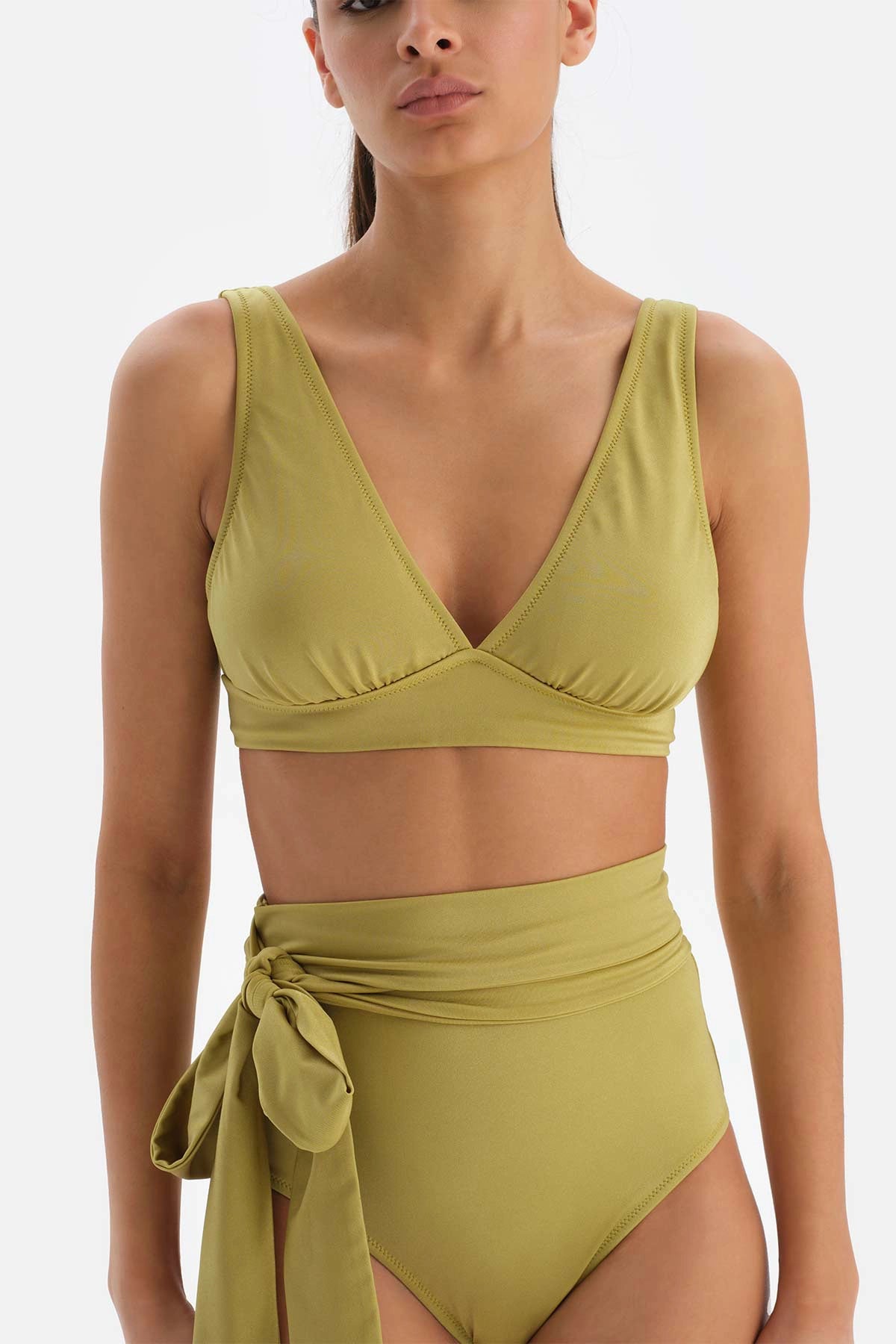 Fıstık Yeşili Üçgen Geniş Bikini Üstü