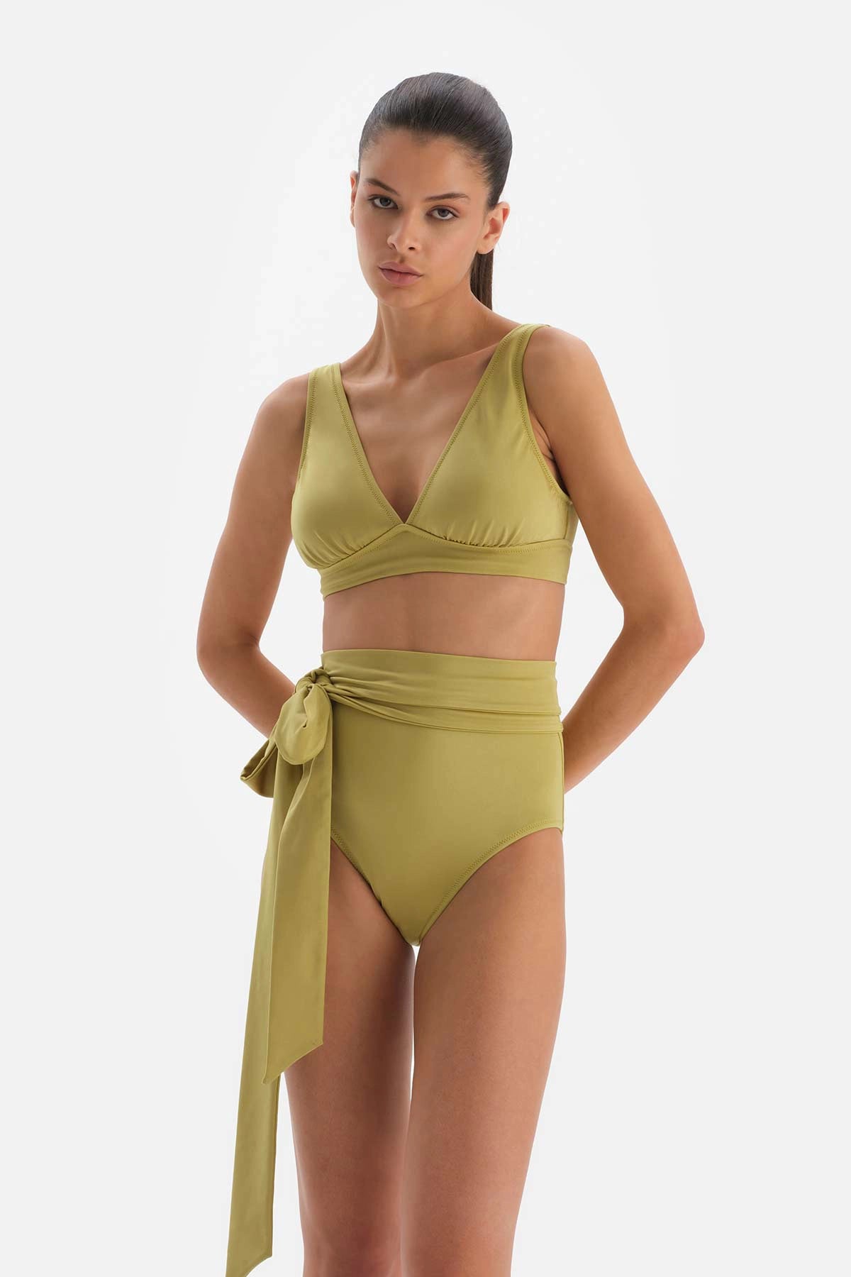 Fıstık Yeşili Üçgen Geniş Bikini Üstü