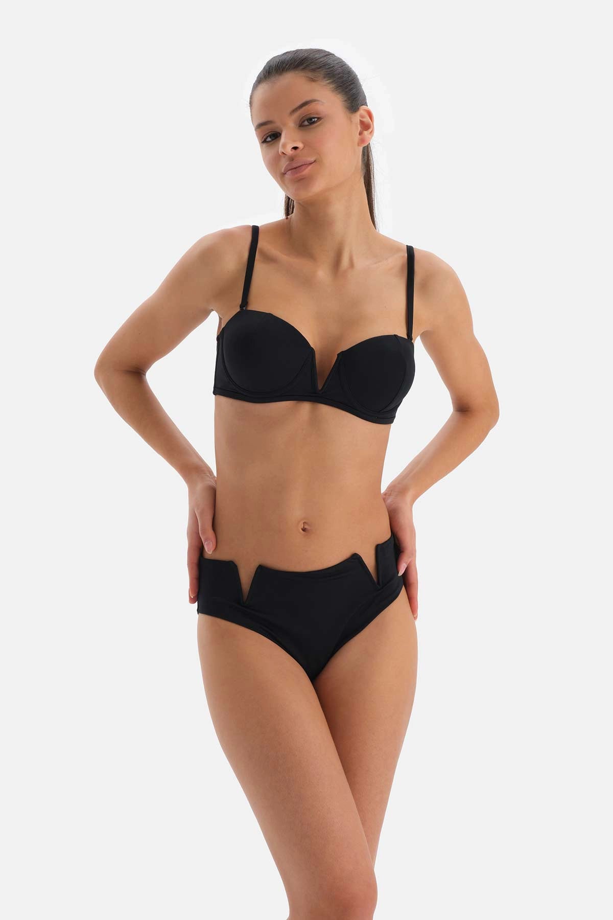 Siyah Straplez V Tel Bikini Üstü