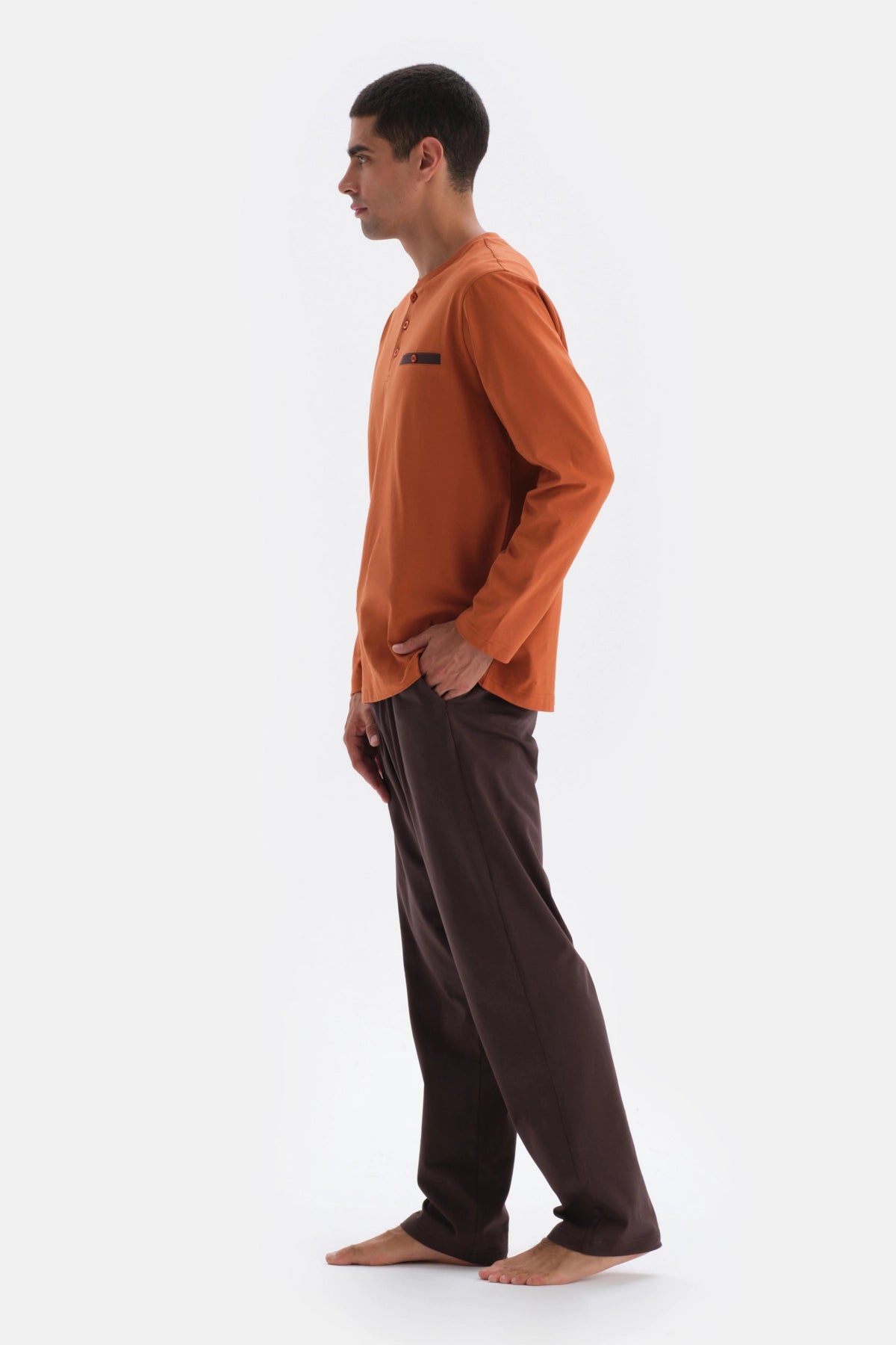 Kahverengi Yarım Patlı Uzun Kollu Örme Pijama Takımı