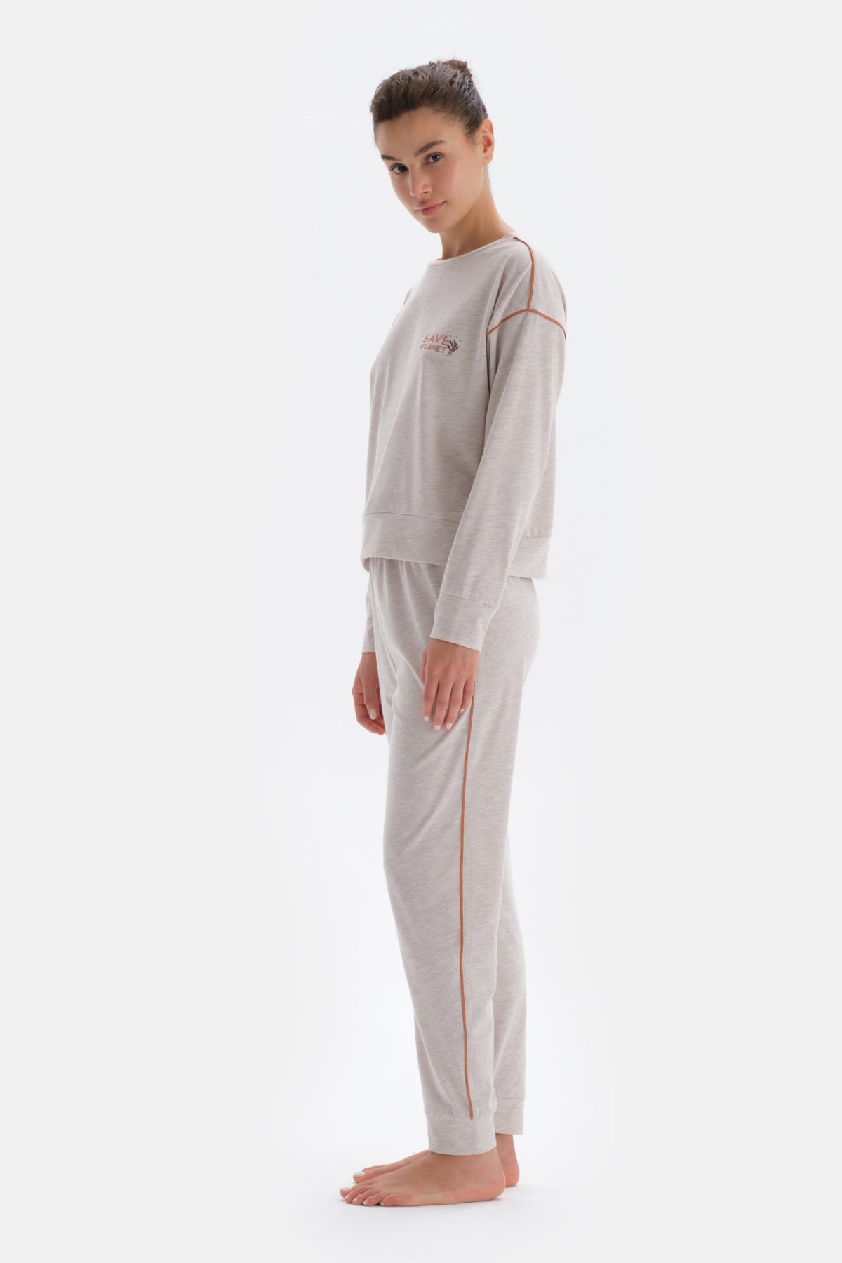 Ekru Melanj Slogan Baskılı Tişört Pantolon Pijama Takımı
