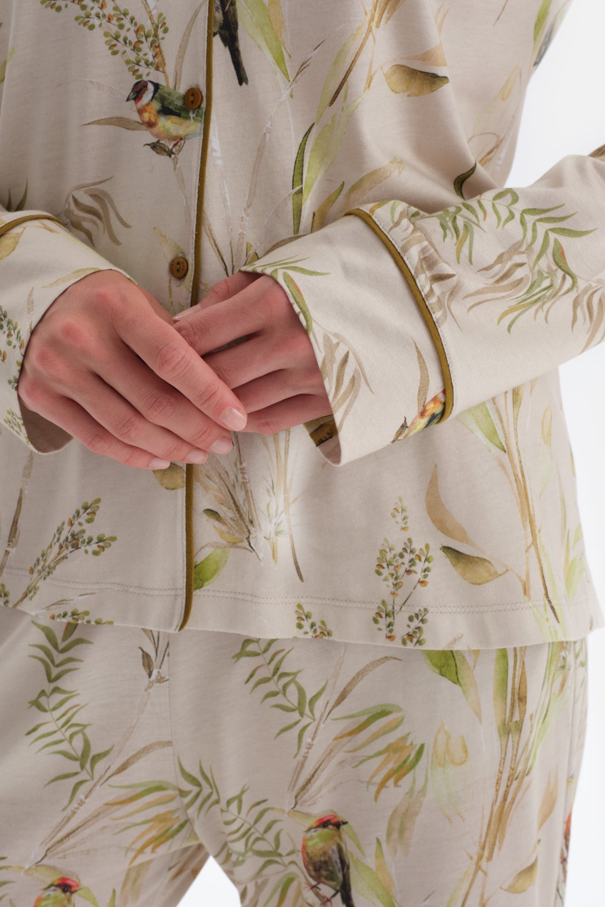 Ekru Metraj Baskılı Paça Bant Detaylı Gömlek Pantolon Pijama Takımı