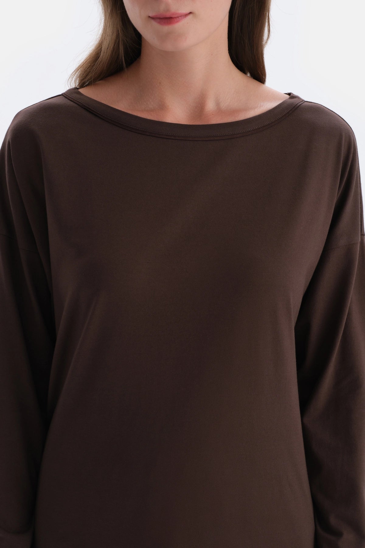 Koyu Kahve Kayık Yaka Pamuklu Pijama Takımı