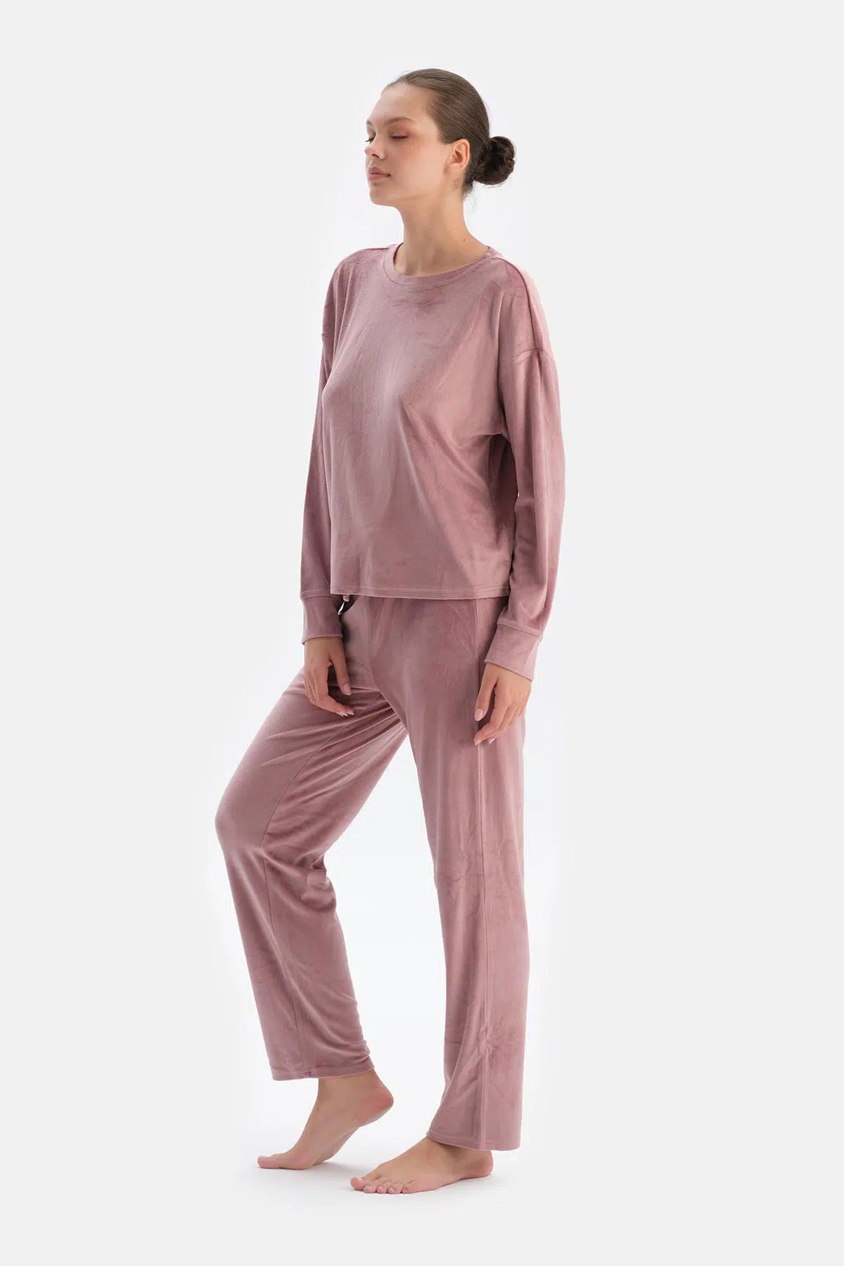 Gül Kurusu Uzun Kollu Bisiklet Yaka Kadife Pijama Takımı