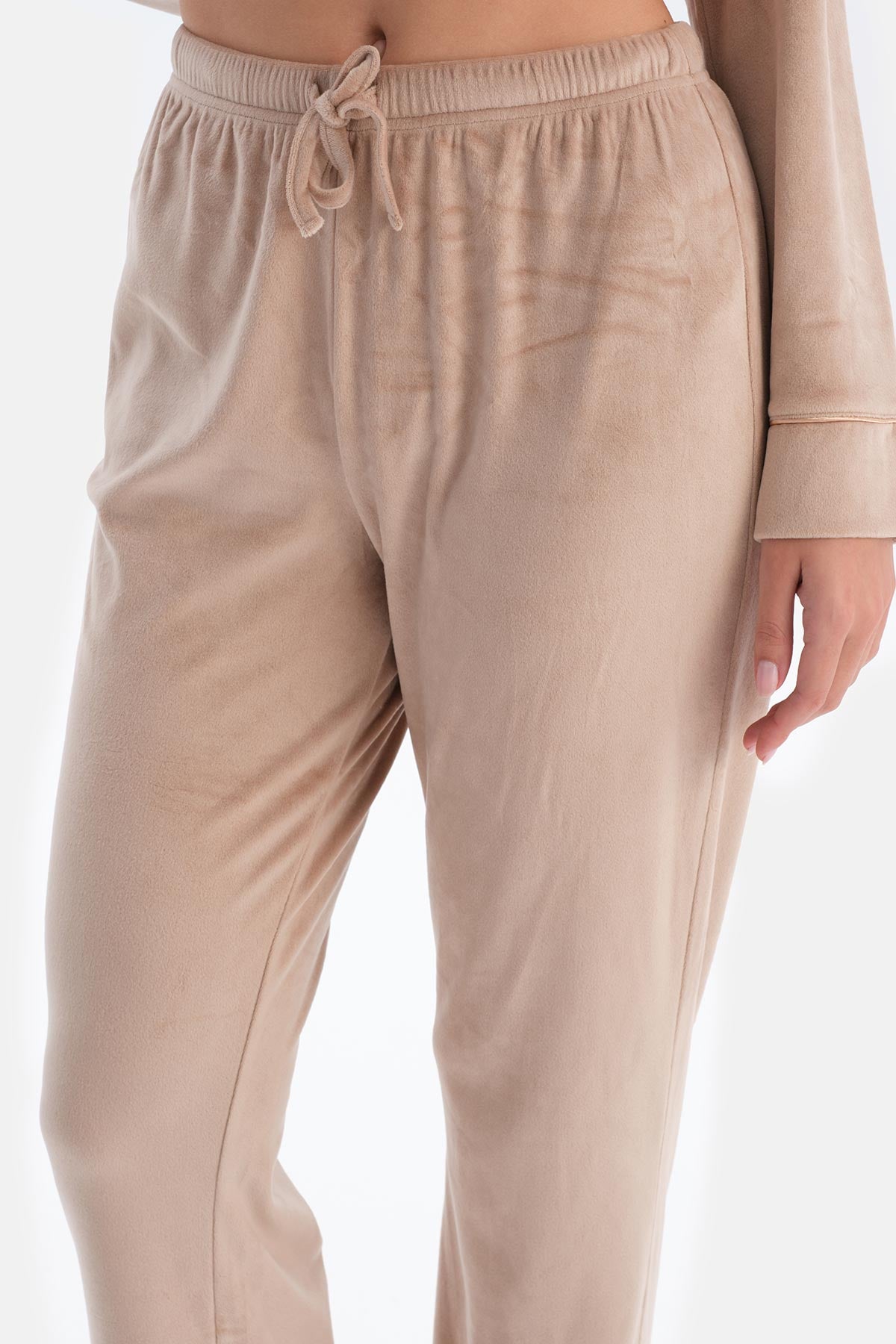 Sütlü Kahve Biye Detaylı Kadife Gömlek Pantolon Pijama Takımı