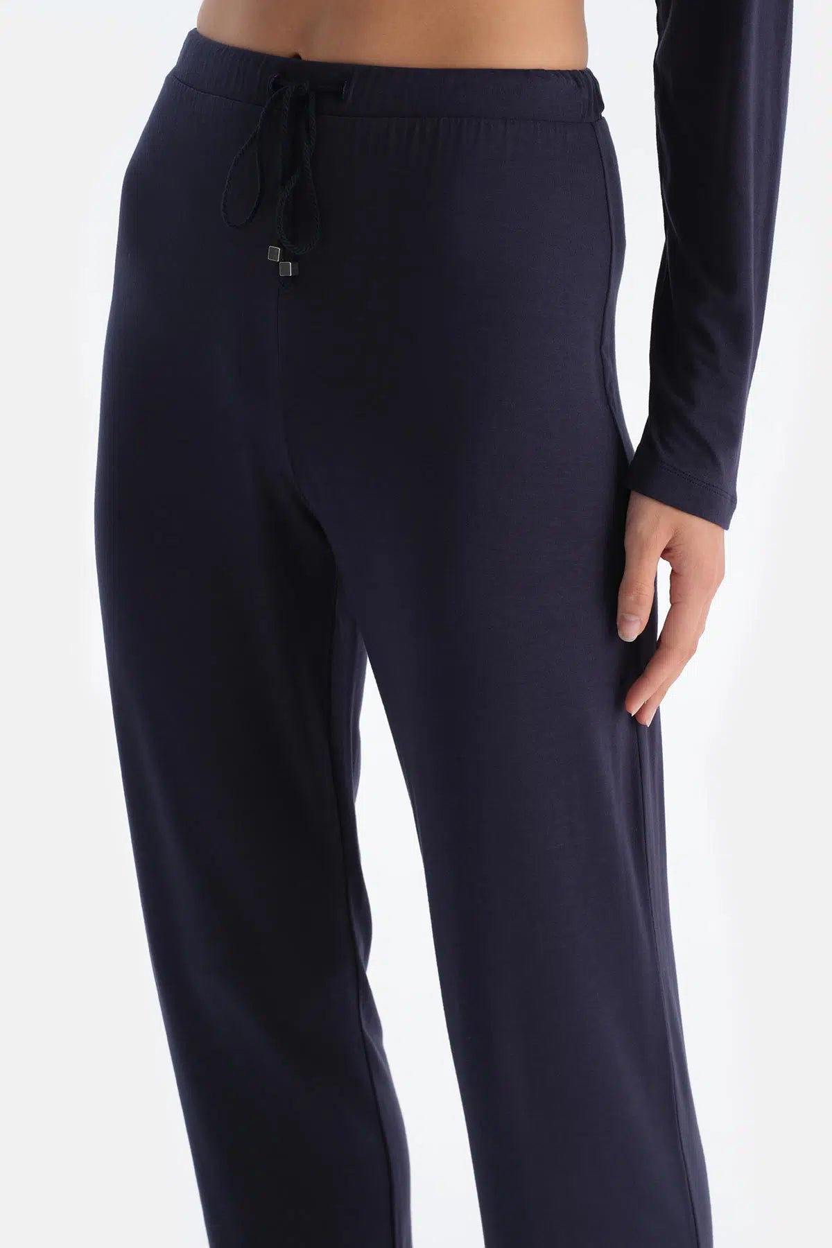 Lacivert Saten Garnili Uzun Kollu Pijama Takımı