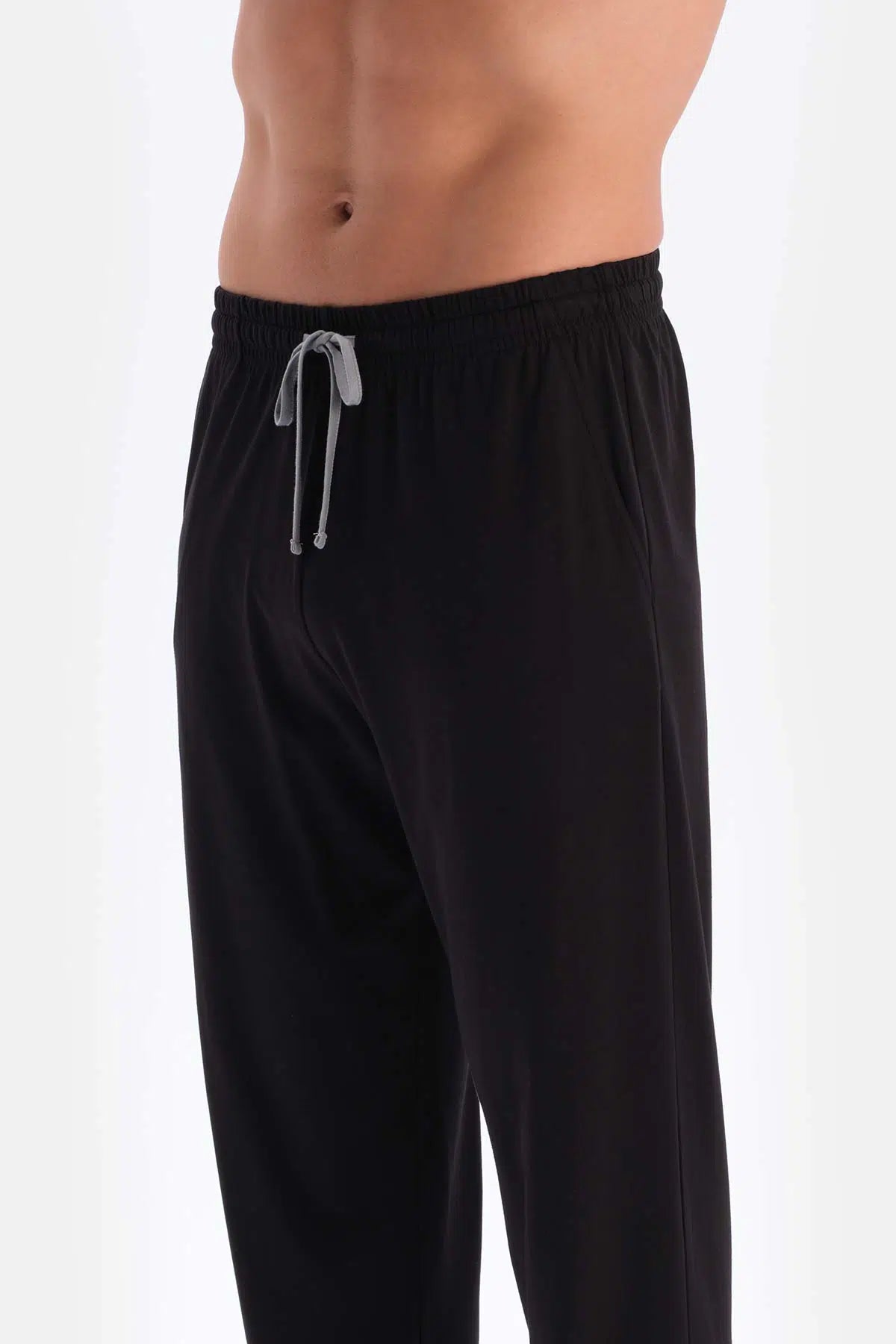Siyah Yarım Patlı Kısa Kollu Şort Pantolon Üçlü Pijama Takımı