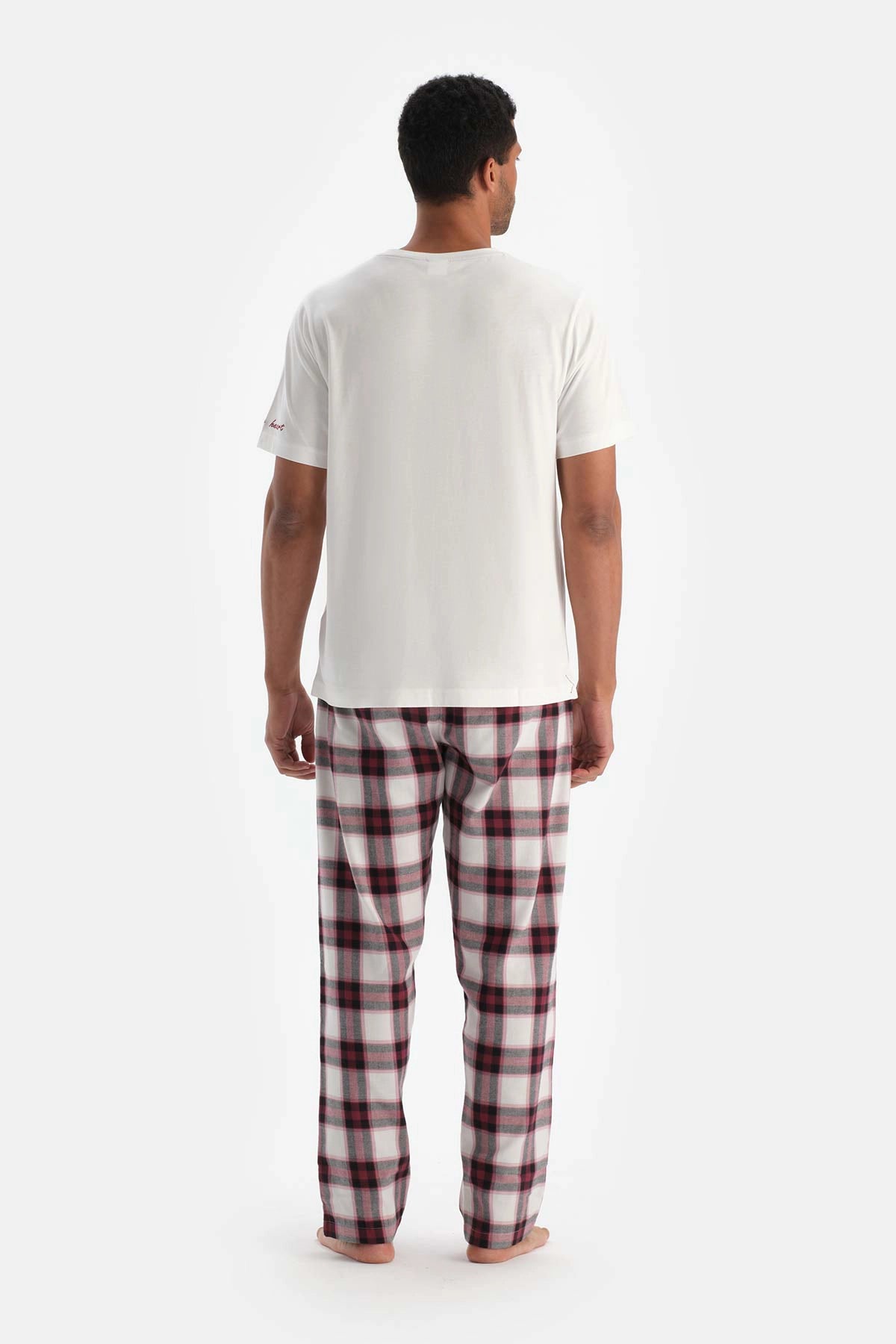 Ekru Nakış Detaylı Altı Dokuma Ekoseli Tişört Pantolon Pijama Takımı