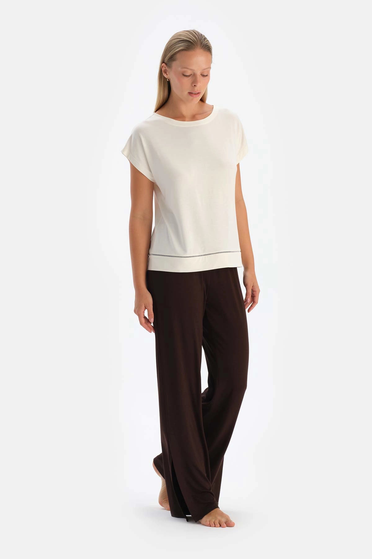 Kırık Beyaz Kayık Yaka Modal Pijama Takımı