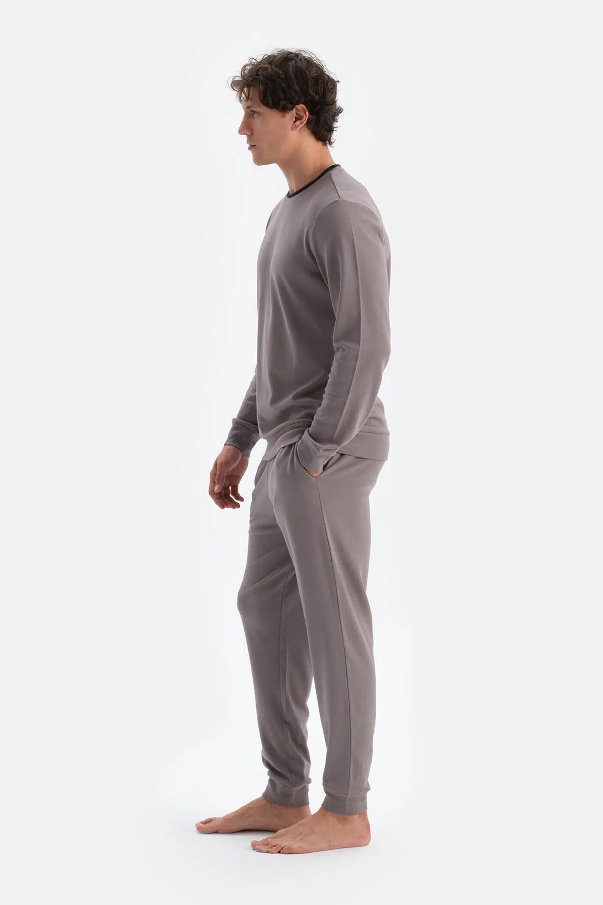 Füme Yaka Ve Bel Detaylı Celliant Pijama Takımı