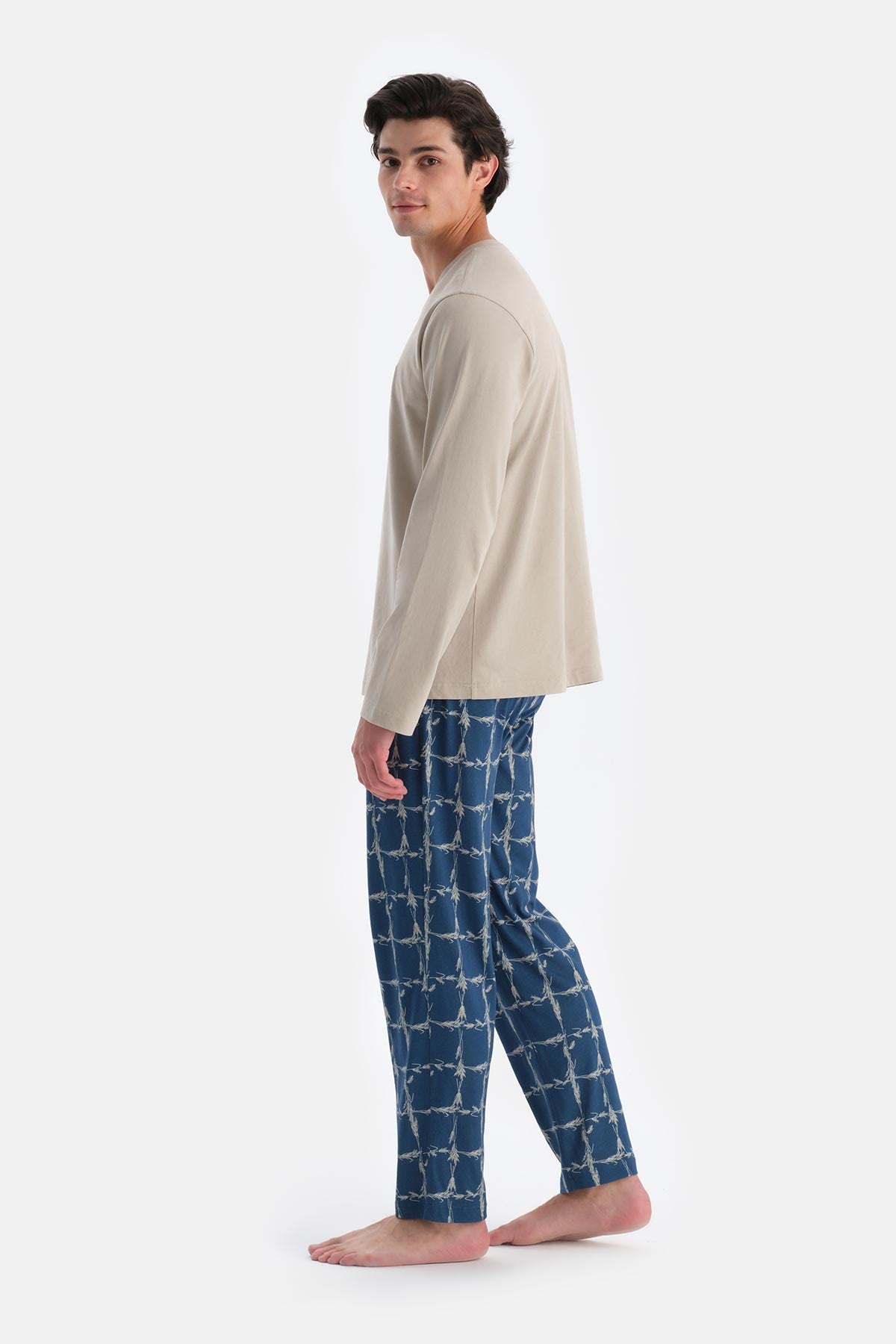 Gri V Yaka Baskı Detaylı Pantolon Pijama Takımı