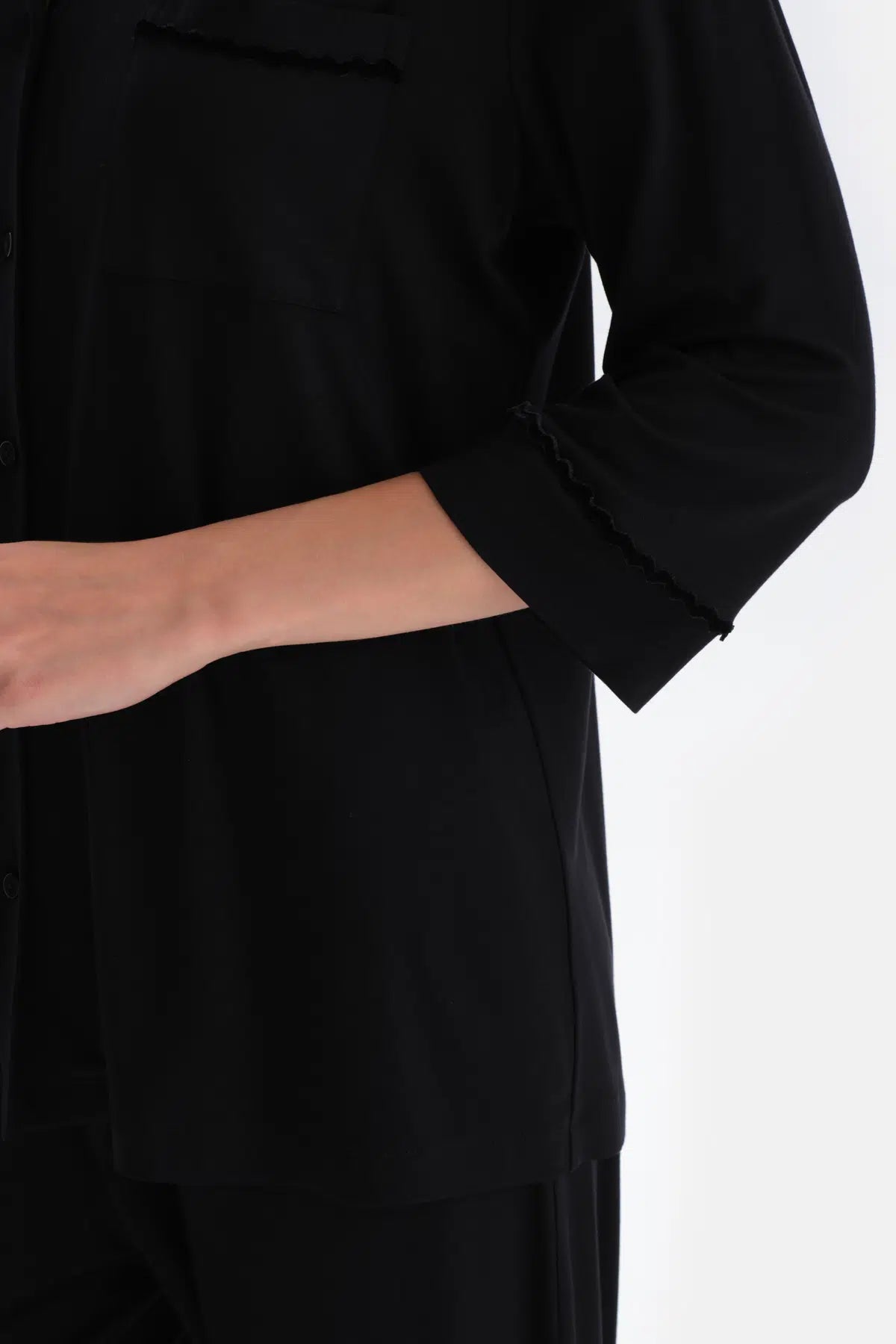 Siyah Kadife Şerit Detaylı Gömlek Pantolon Pijama Takımı