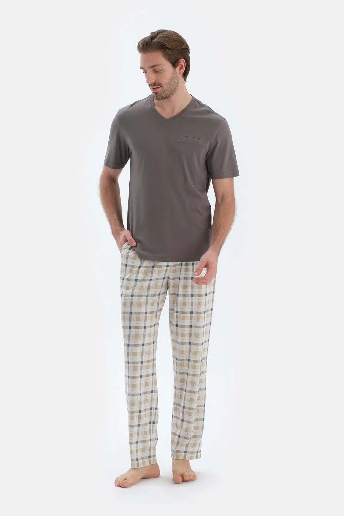 Gri V Yaka Kısa Kollu Tişört Pantolon Pijama Takımı