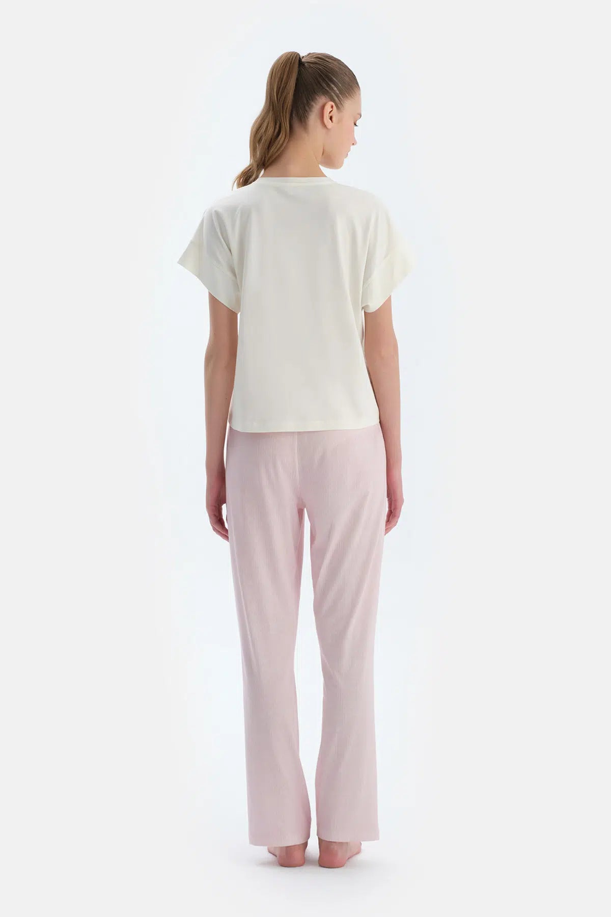Ekru Baskı Detaylı Kısa Kollu Tişört Pantolon Pijama Takımı