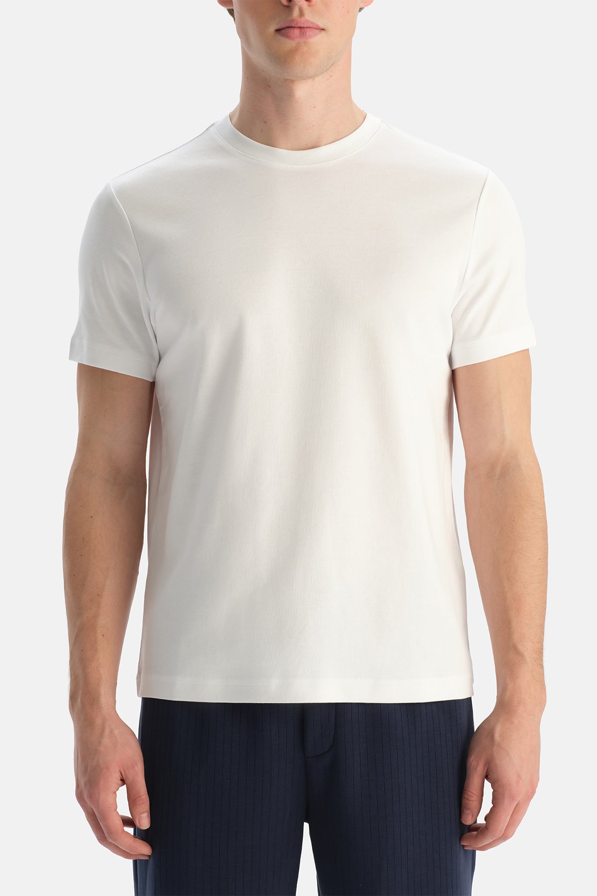 Beyaz Bisiklet Yaka Pamuklu Basic Tişört