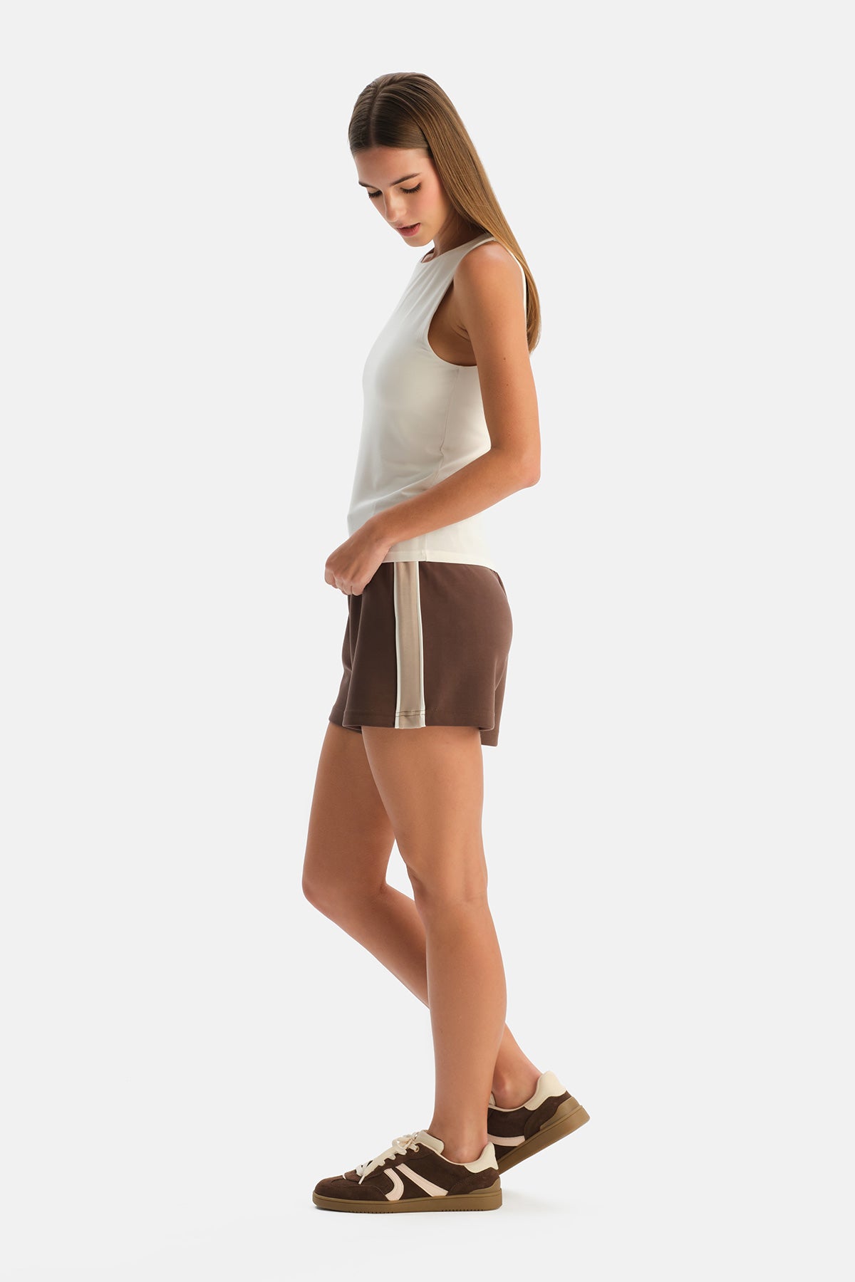 Beyaz Halter Yaka Basic Modal Atlet