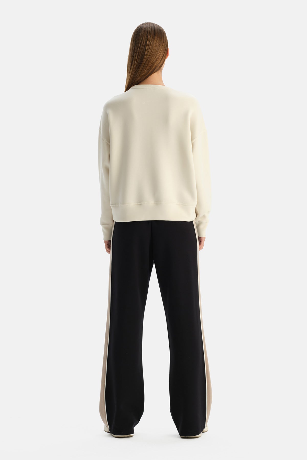 Ekru Dikiş Detaylı Sweatshirt