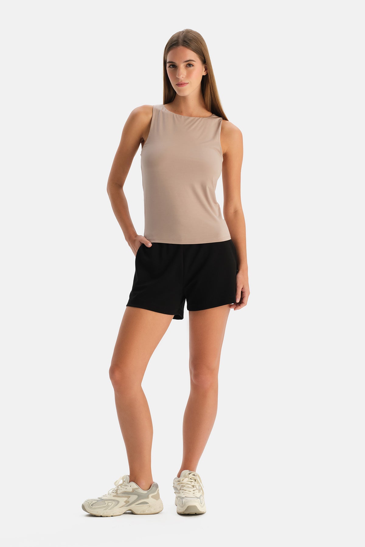 Siyah Rib Rayon Karışımlı Cepli Şort