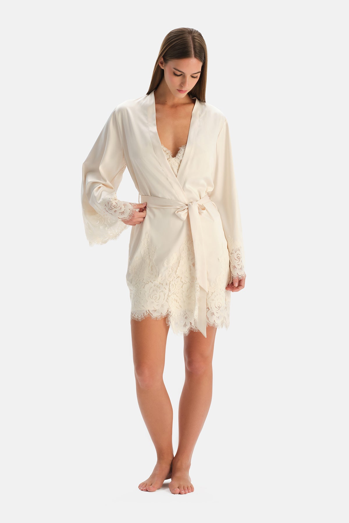 Kırık Beyaz Saten Bride Dantelli Sabahlık
