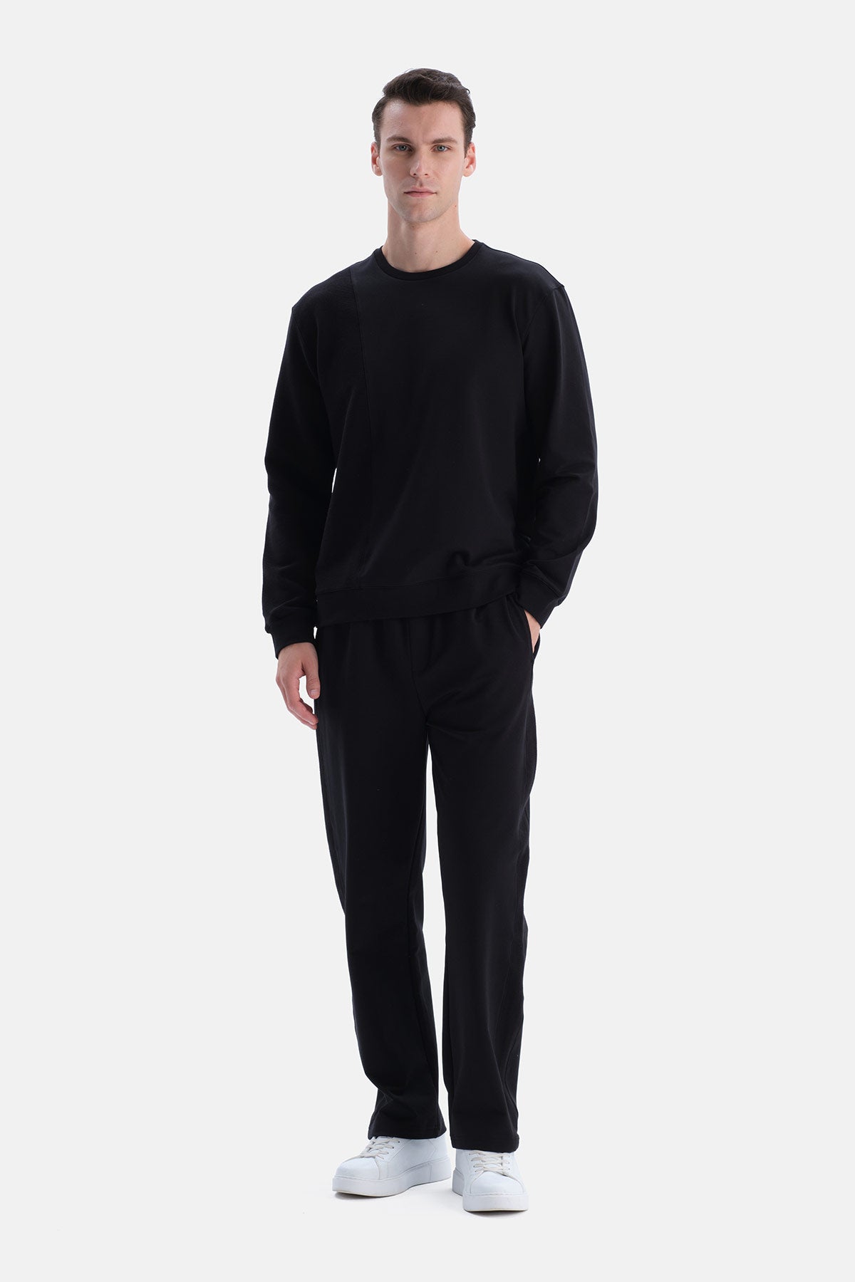 Siyah Bis Yaka Ribana Detaylı Sweatshirt