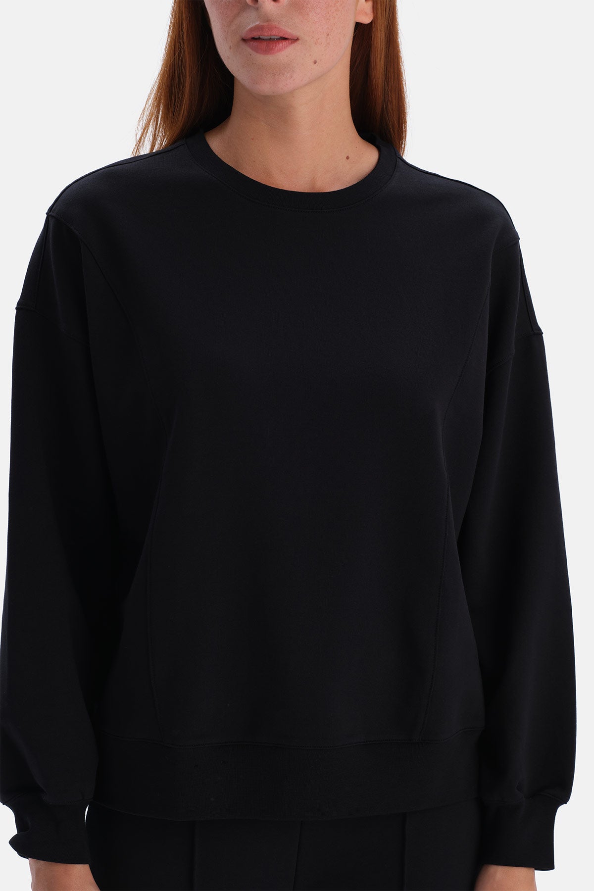 Siyah Bisiklet Yaka Cropped Sweatshirt