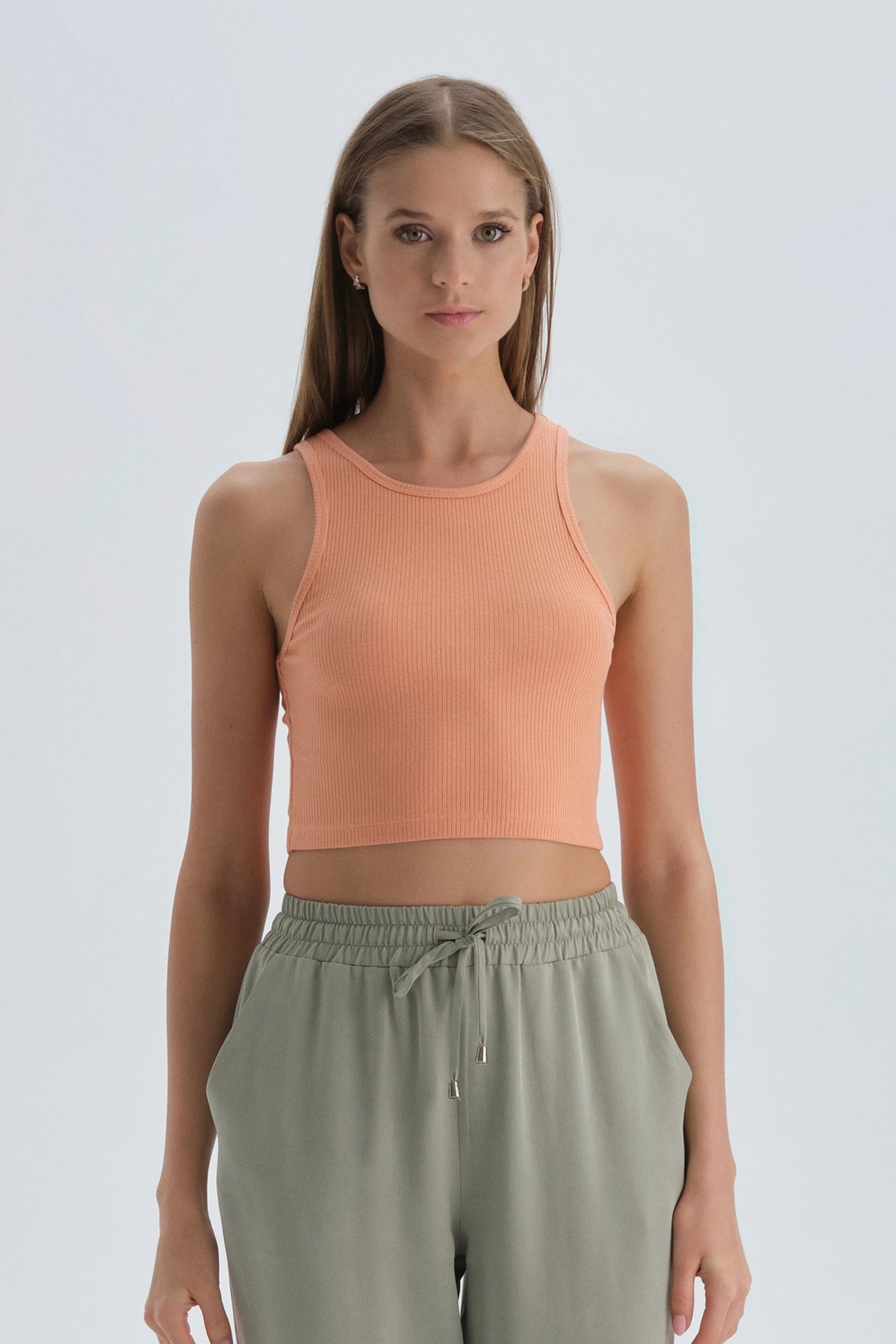 Turuncu Halter Yaka Crop Atlet