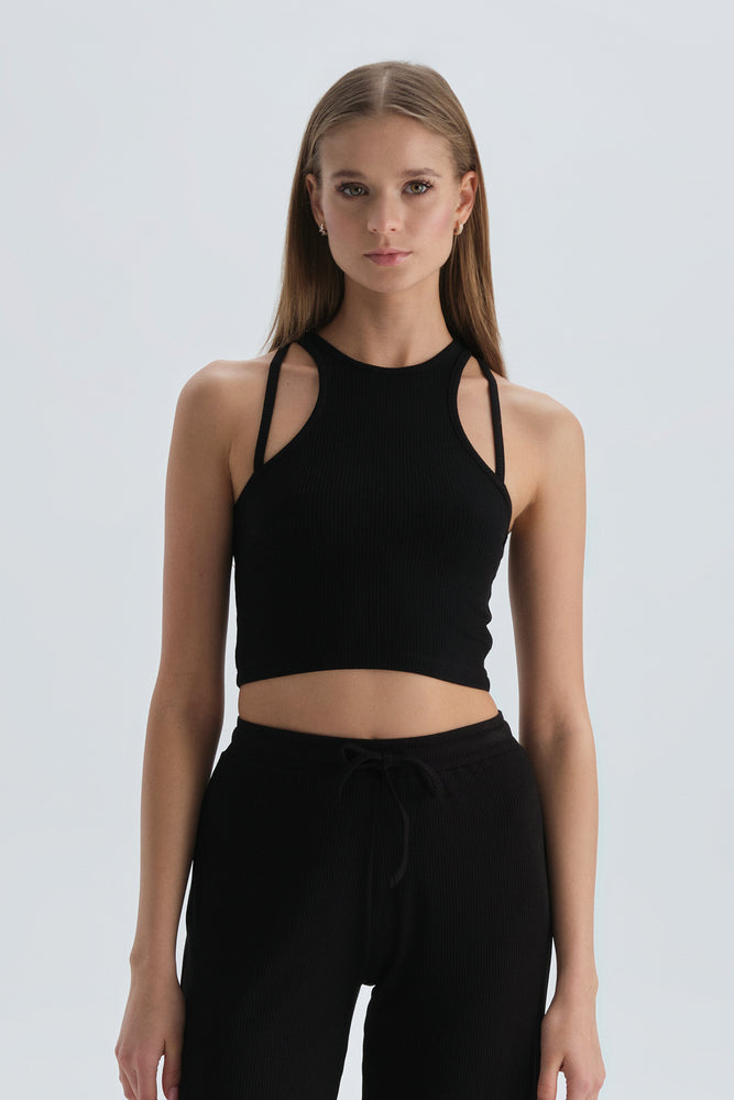 Siyah Ip Askılı Halter Yaka Crop Atlet