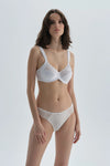 Ekru Dantel Detaylı Slip