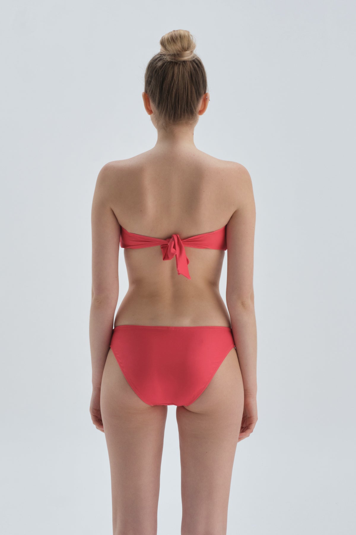 Kırmızı Kaplı Straplez Bikini Üst
