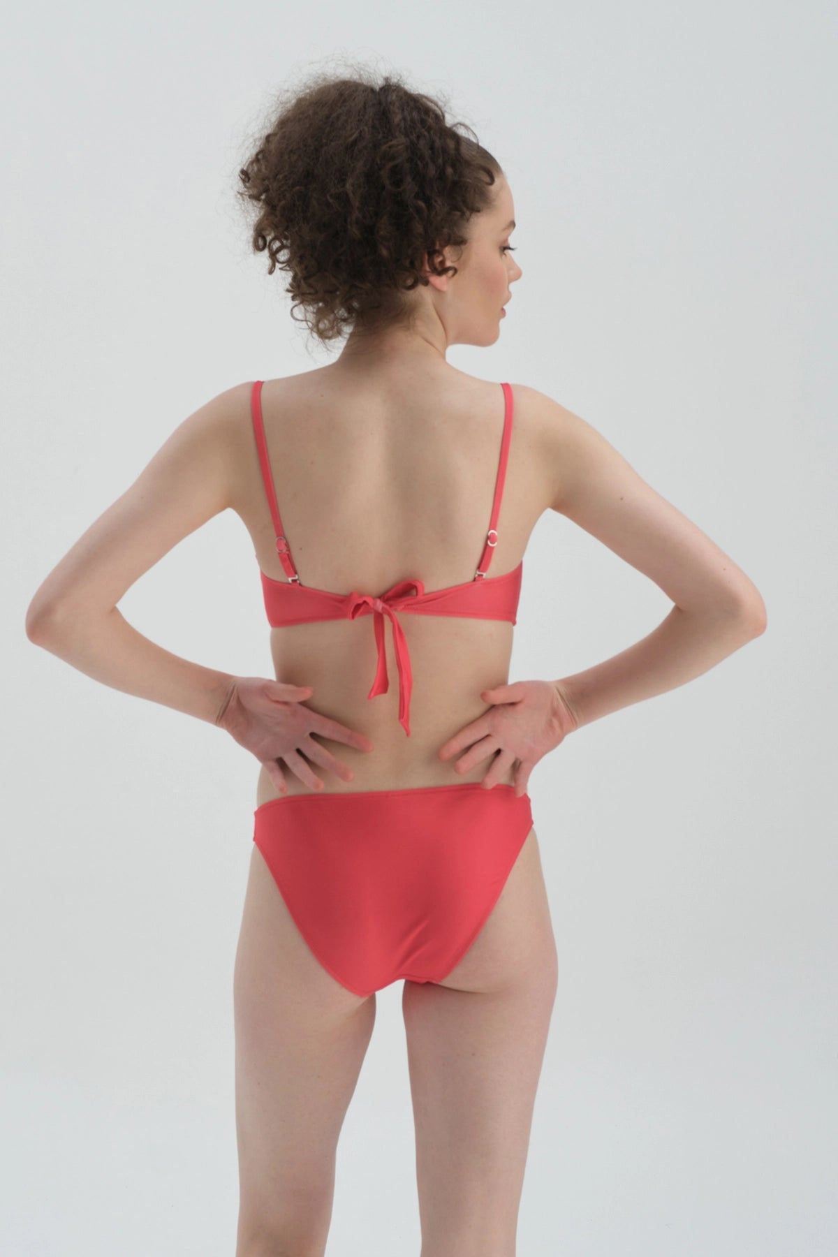 Kırmızı Straplez Kaplı Bikini Üst