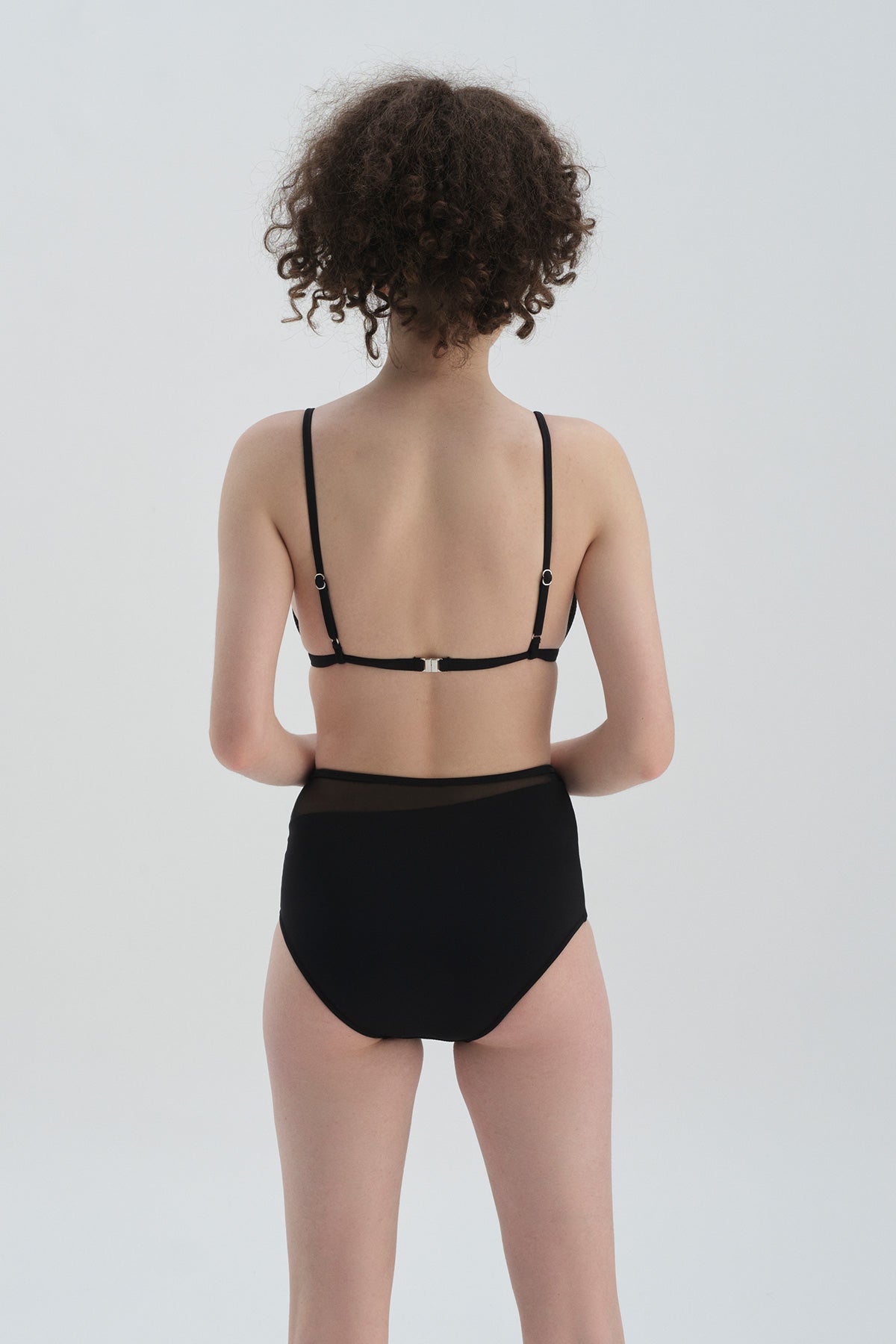 Siyah Üçgen Kaplı Bikini Üst