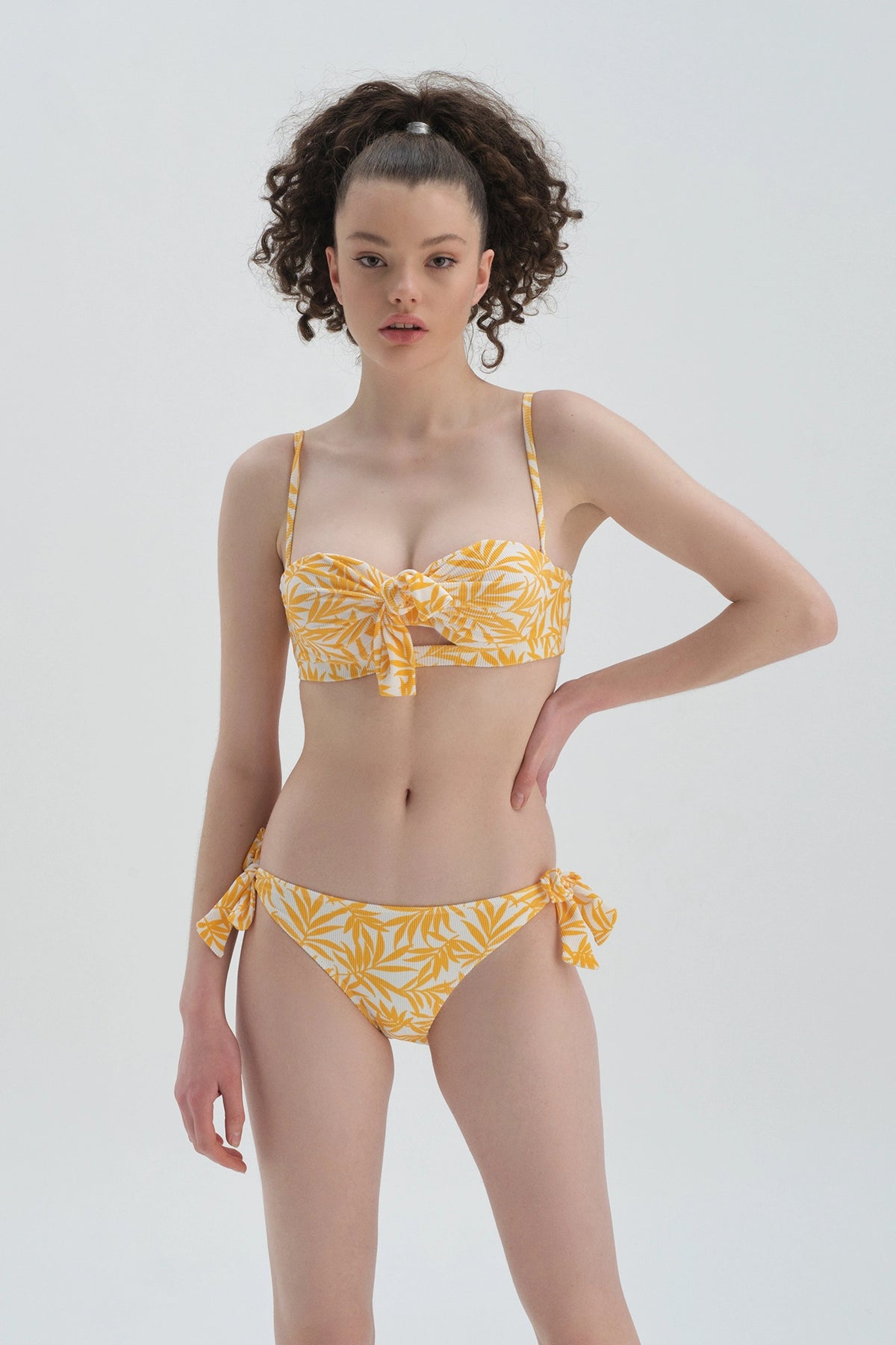 Sarı Normal Bel Bikini Alt