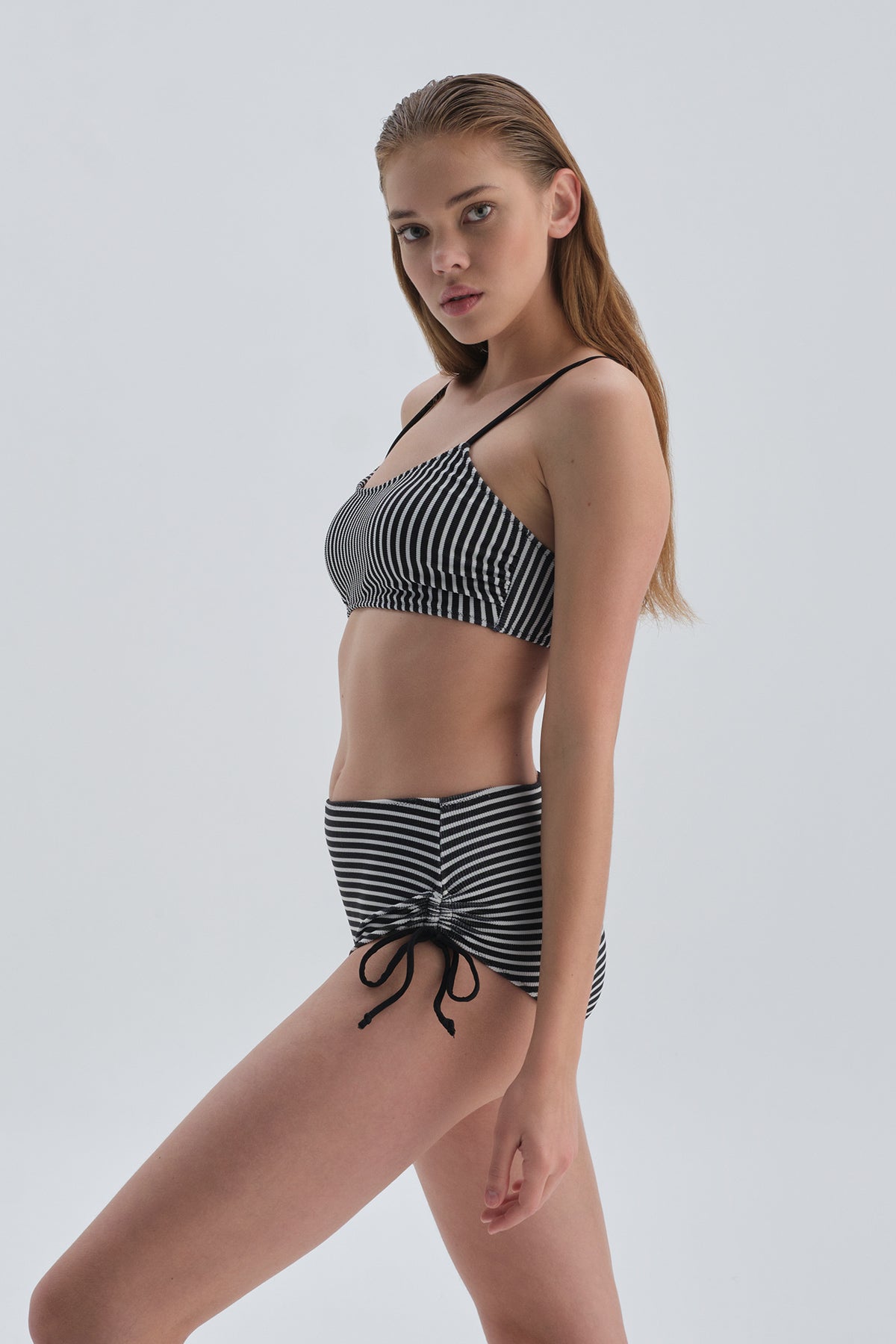 Siyah Beyaz Toparlayıcı Yüksek Bel Bikini Alt